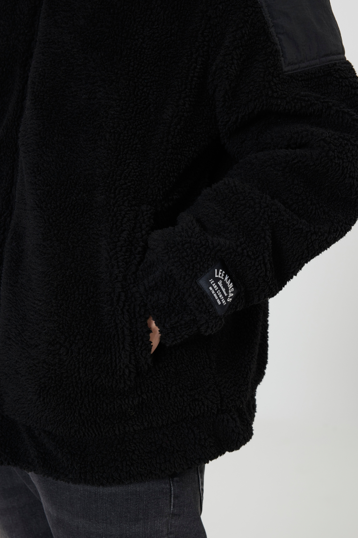 Lee Relaxed Fit Geniş Kesim Fermuarlı Omuz Detaylı Siyah Sherpa Ceket görsel 6