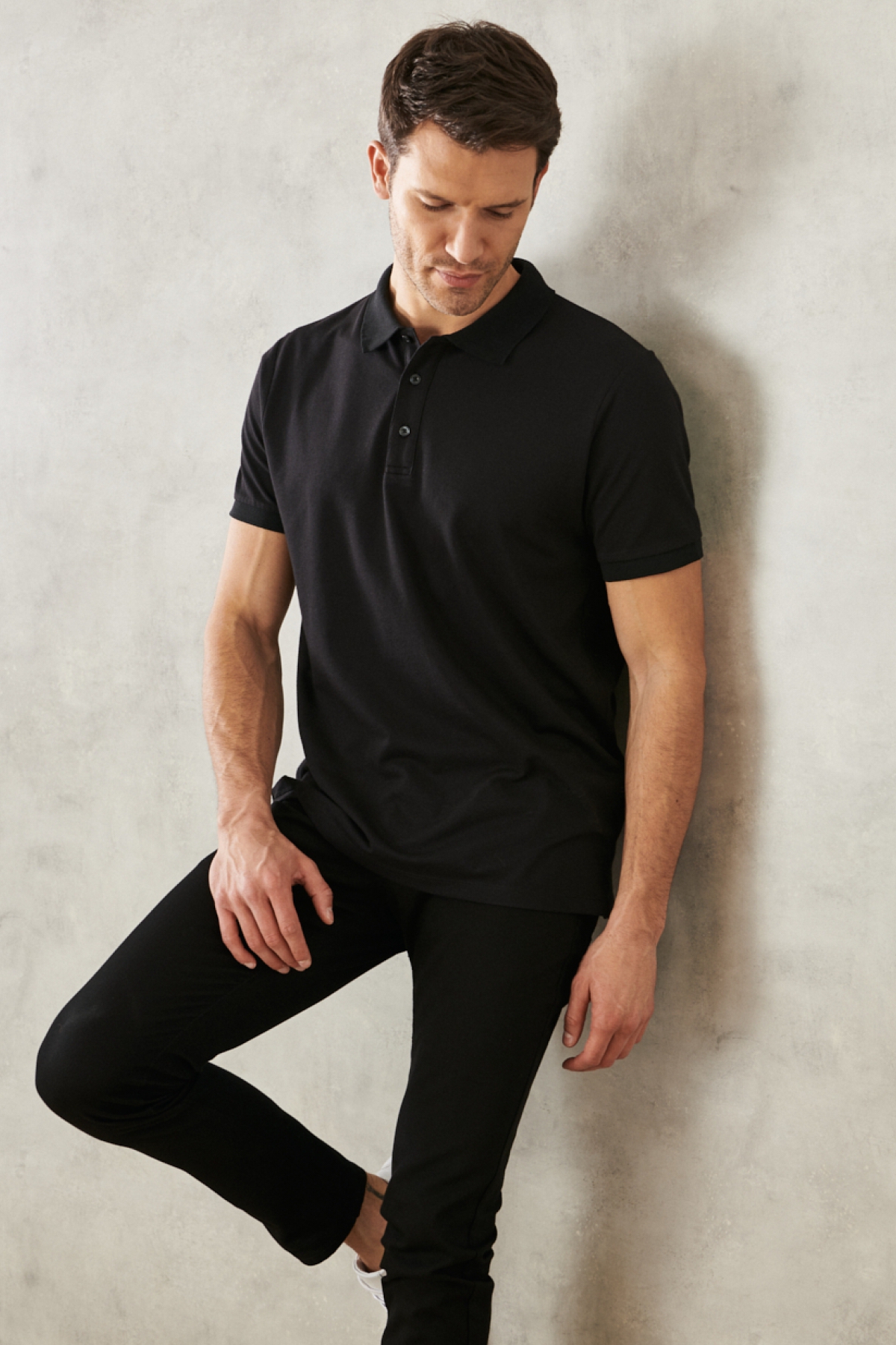 AC&Co / Altınyıldız Classics Erkek Siyah-Siyah Slim Fit Dar Kesim Kıvrılmaz Polo Yaka Kısa Kollu Tişört görsel 4