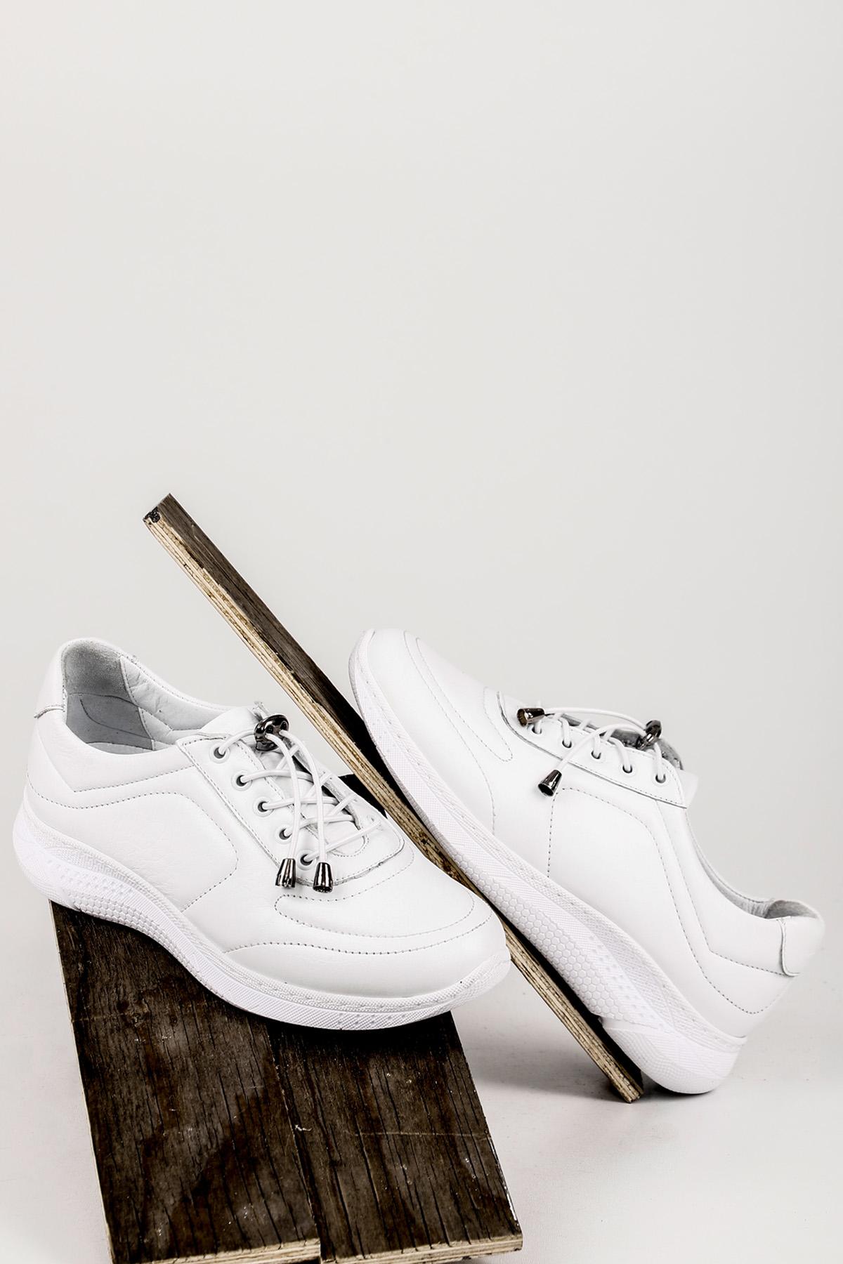 GÖNDERİ(R) Hakiki Deri Yuvarlak Burun Dolgu Taban Bağcıklı Kadın Sneaker 42320