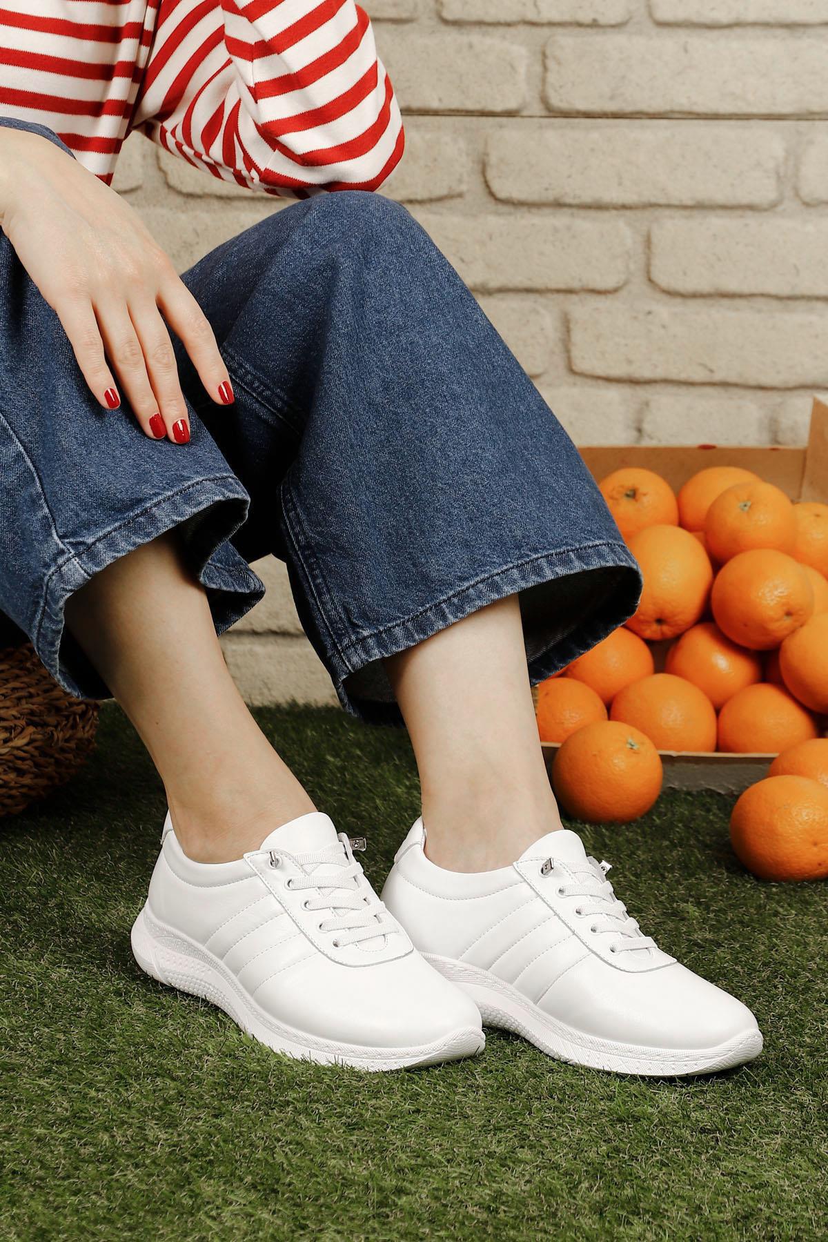GÖNDERİ(R) Hakiki Deri Yuvarlak Burun Dolgu Taban Bağcıklı Kadın Sneaker 42215