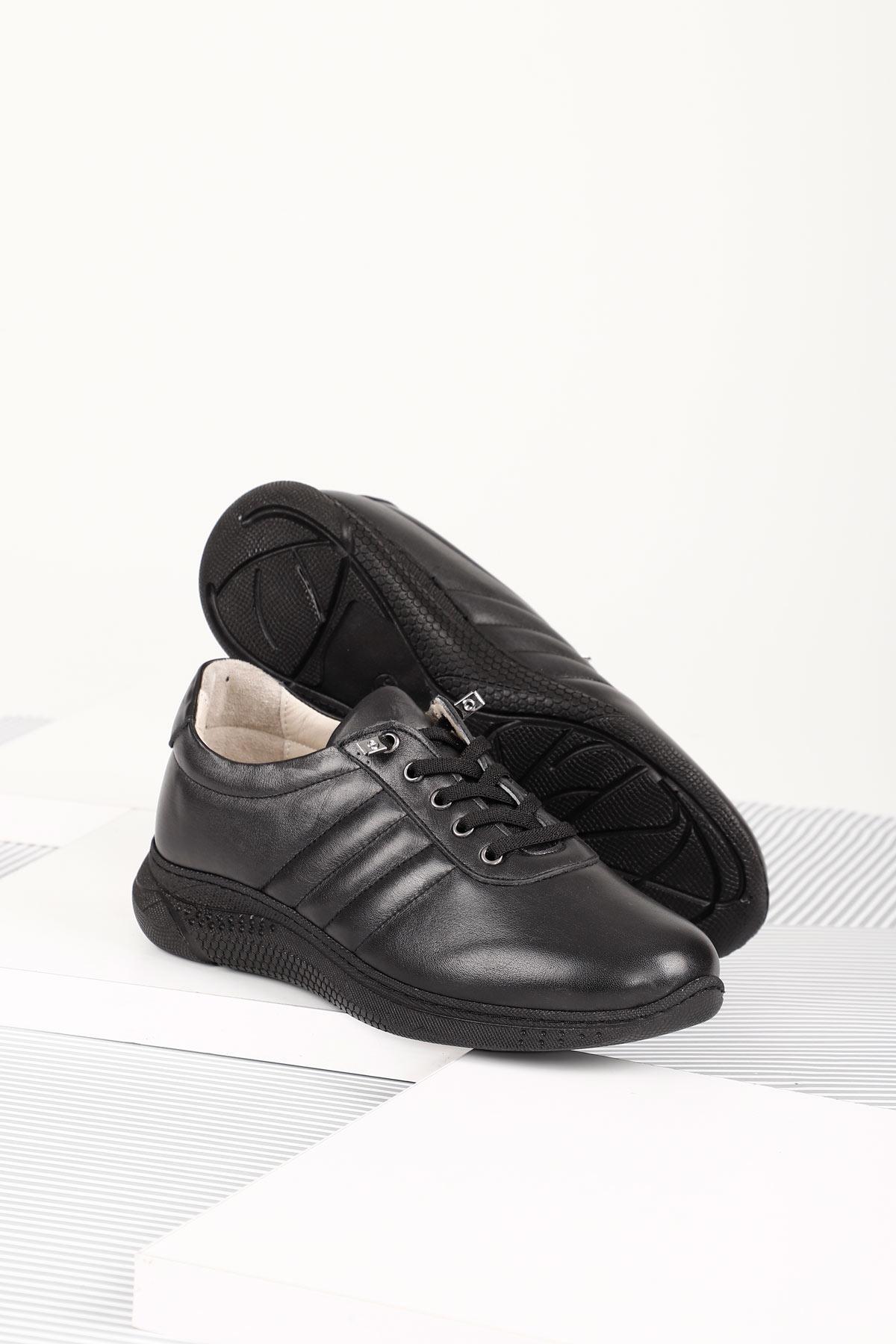 GÖNDERİ(R) Hakiki Deri Yuvarlak Burun Dolgu Taban Bağcıklı Kadın Sneaker 42215