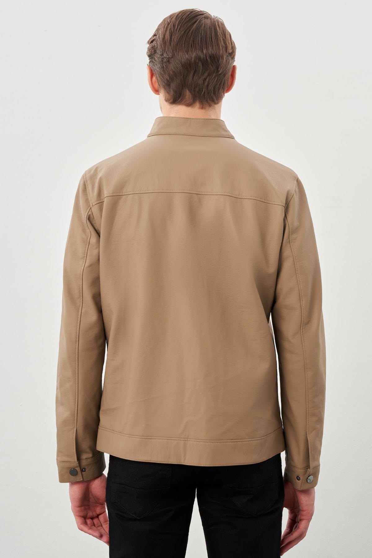 İMZA Bej Suni Deri Hakim Yaka Düz Yırtmaçsız Tam Astar Slim Fit Casual Deri Görünümlü Mont 1038245152 görsel 5