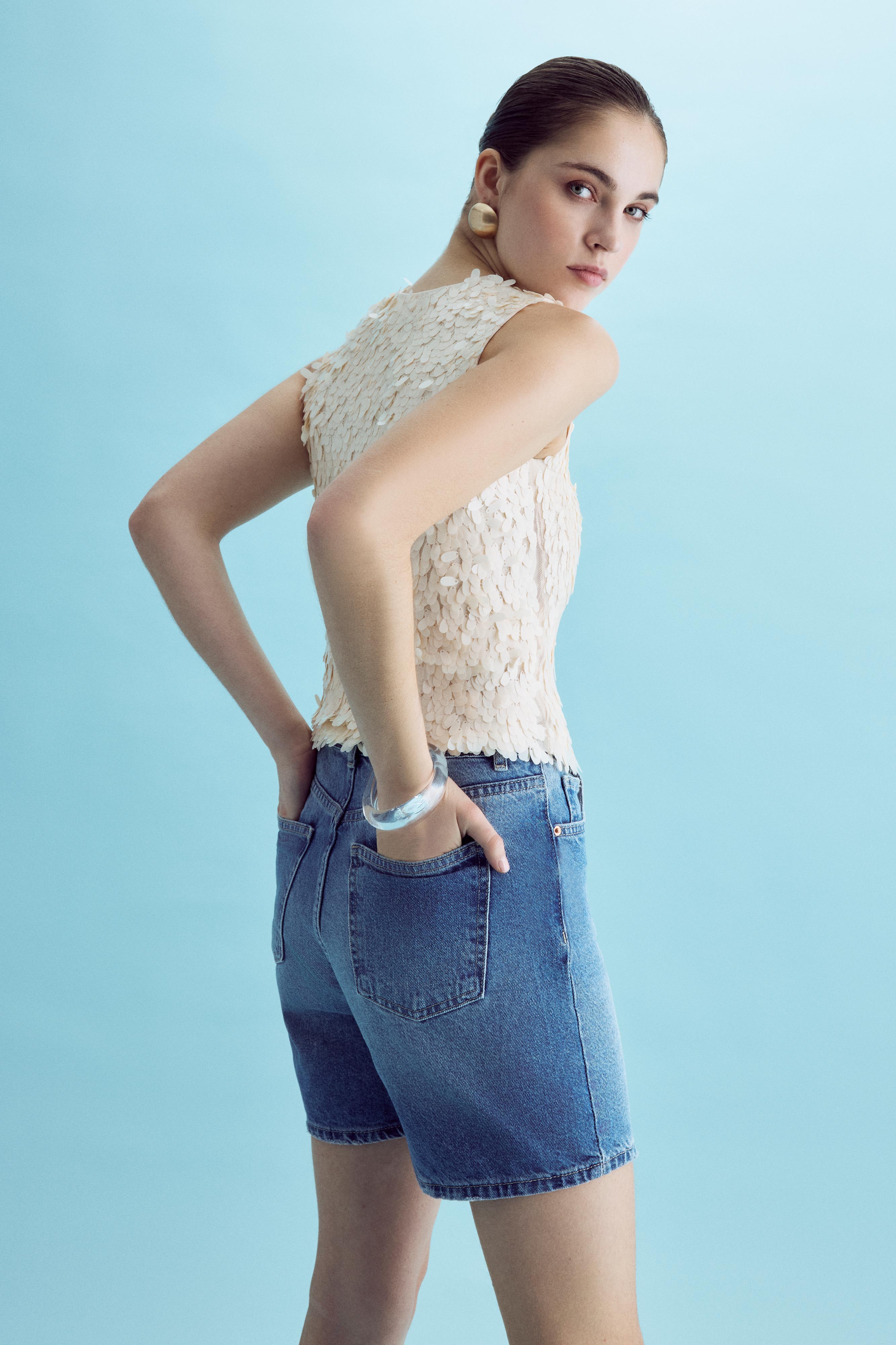 It's Basic Kadın Mavi Renk Mom Fit Midi Boy Denim Şort görsel 3