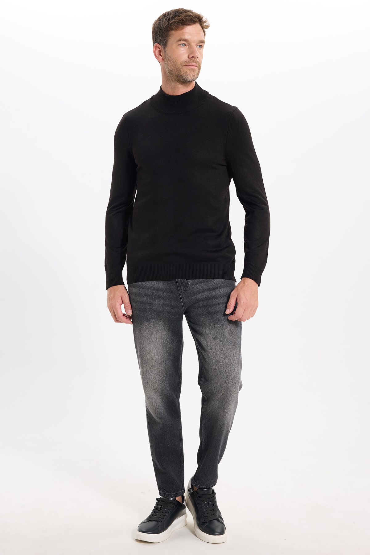 TUDORS Erkek Slim Fit Dar Kesim Yumuşak Dokulu Tüylenmeyen Siyah Yarım Balıkçı Yaka Triko Kazak görsel 2