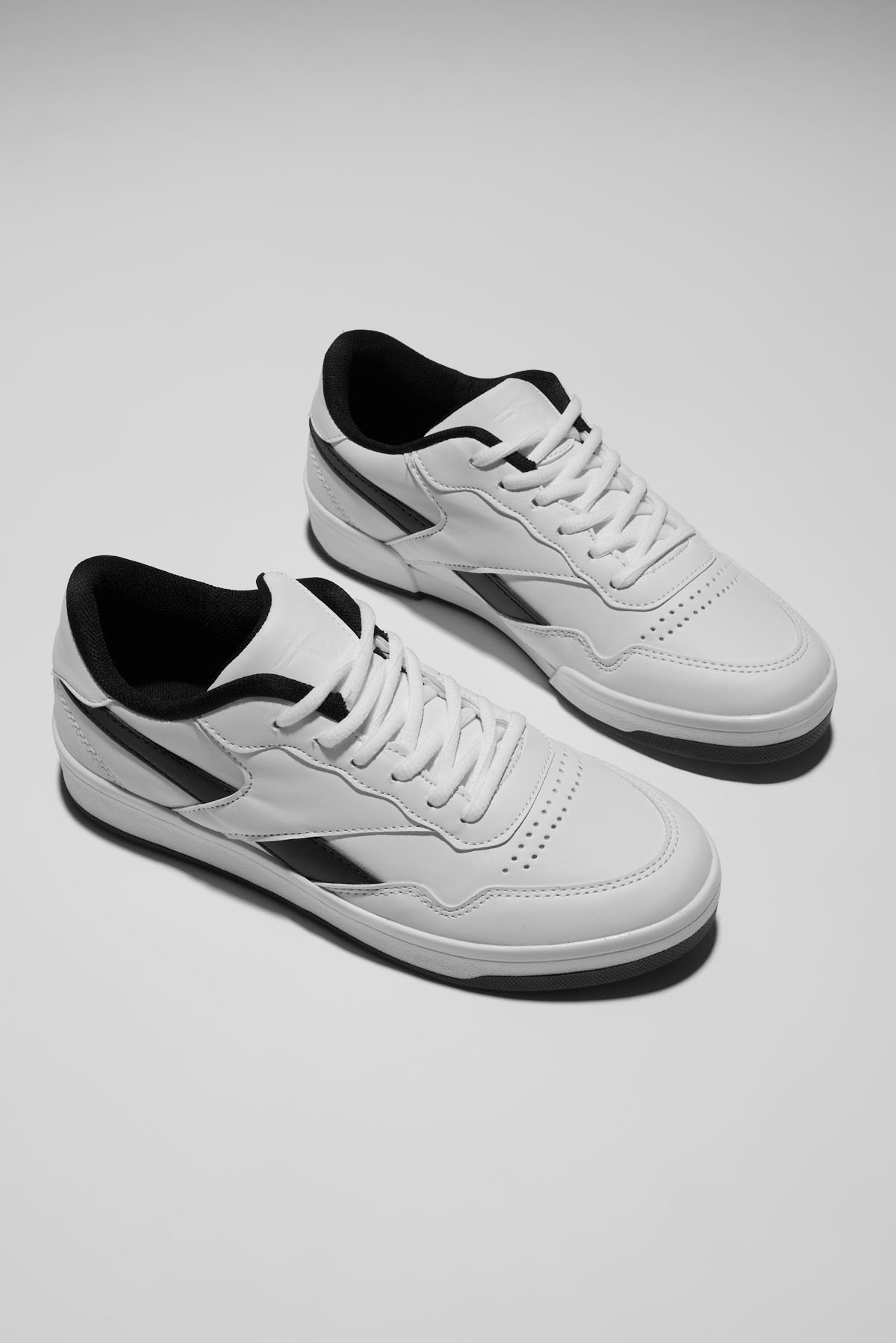 TONNY BLACK Unisex Beyaz Siyah Rahat Kalıp Termo Taban Bağcıklı Spor Ayakkabı