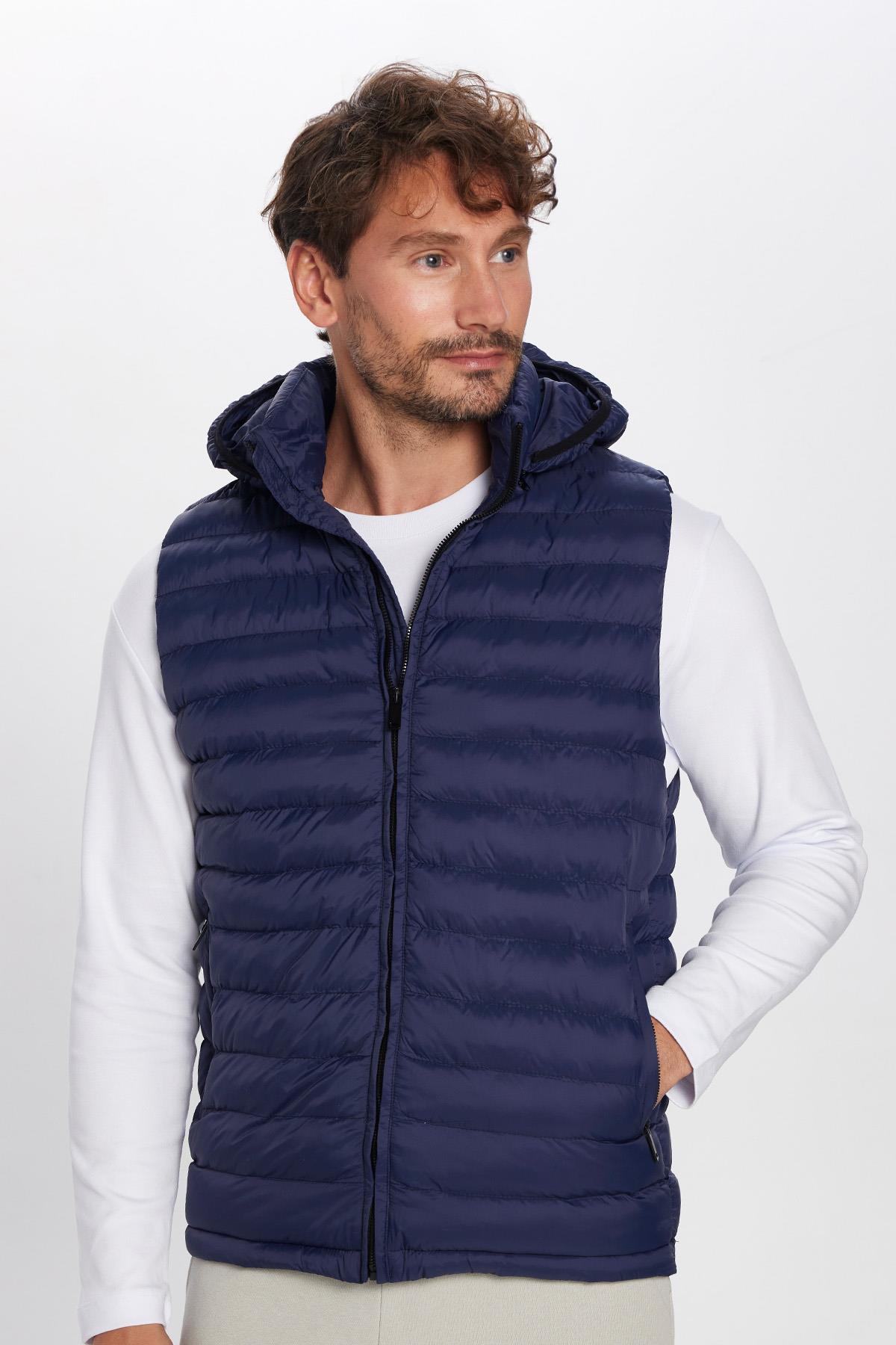 TUDORS Erkek Slim Fit Dar Kesim Astarlı Rüzgar Geçirmez Cepli Lacivert Çıkarılabilir Kapüşonlu Şişme Yelek