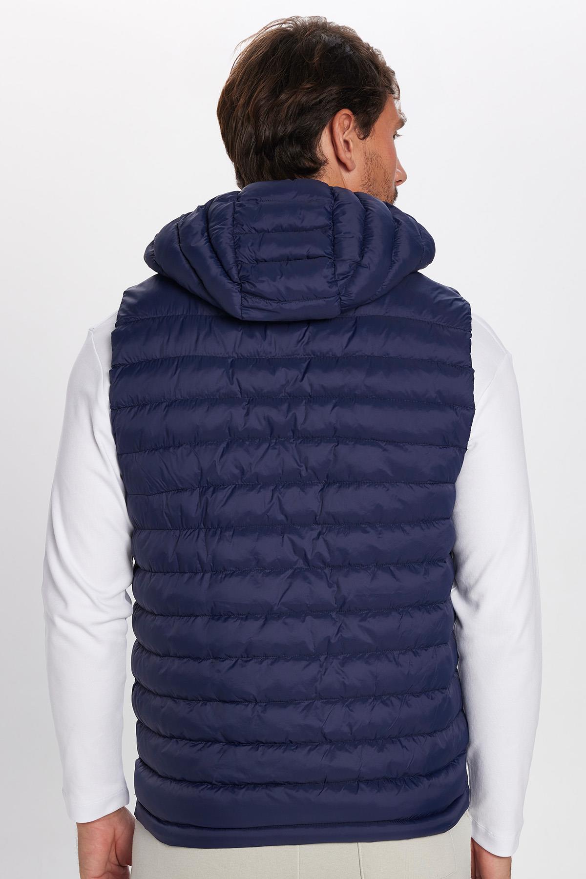 TUDORS Erkek Slim Fit Dar Kesim Astarlı Rüzgar Geçirmez Cepli Lacivert Çıkarılabilir Kapüşonlu Şişme Yelek görsel 5