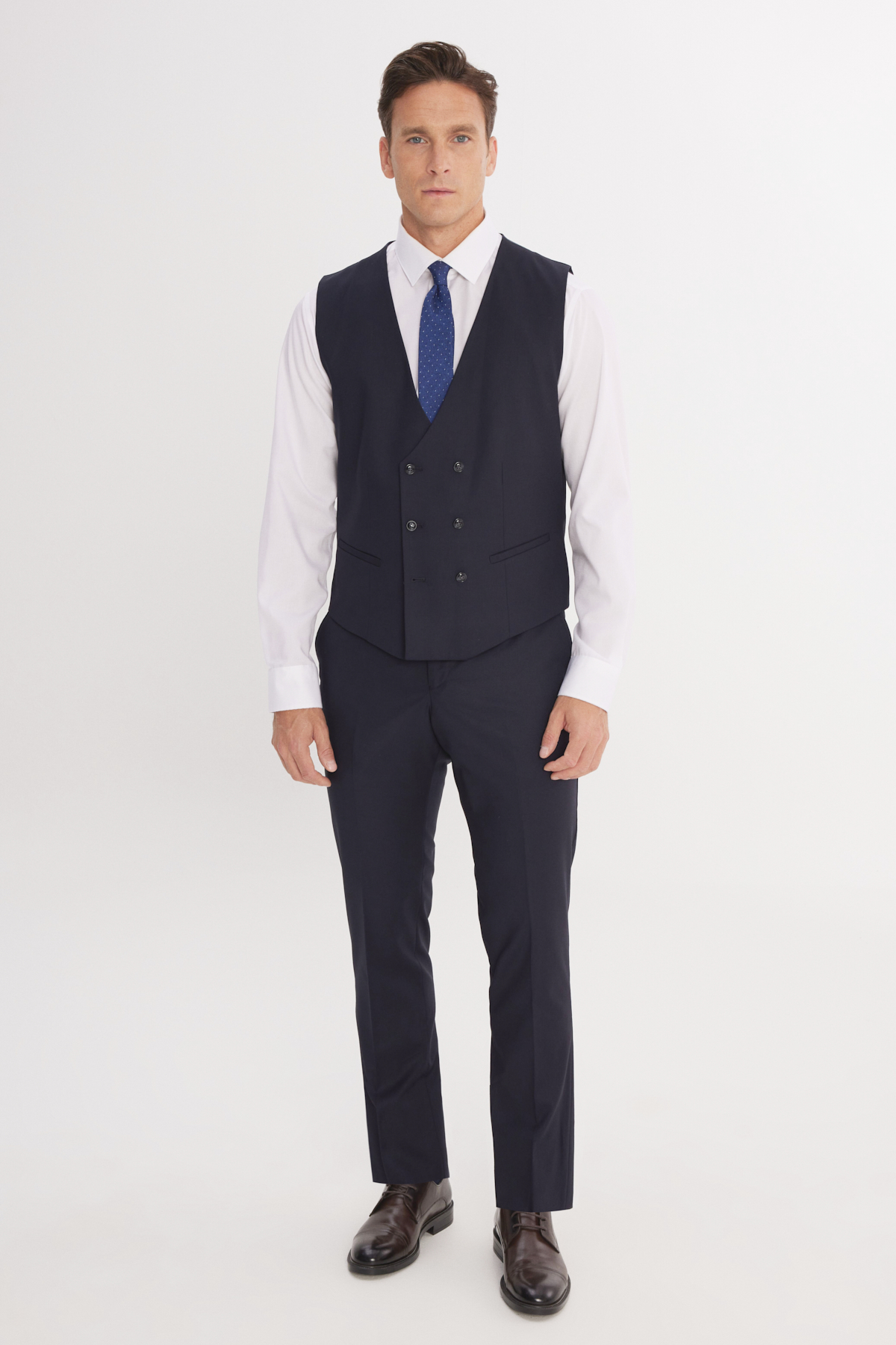 Altınyıldız Classics Erkek Koyu Lacivert-Beyaz Slim Fit Mono Yaka Kareli Kapak Cepli Yelekli Takım Elbise görsel 4