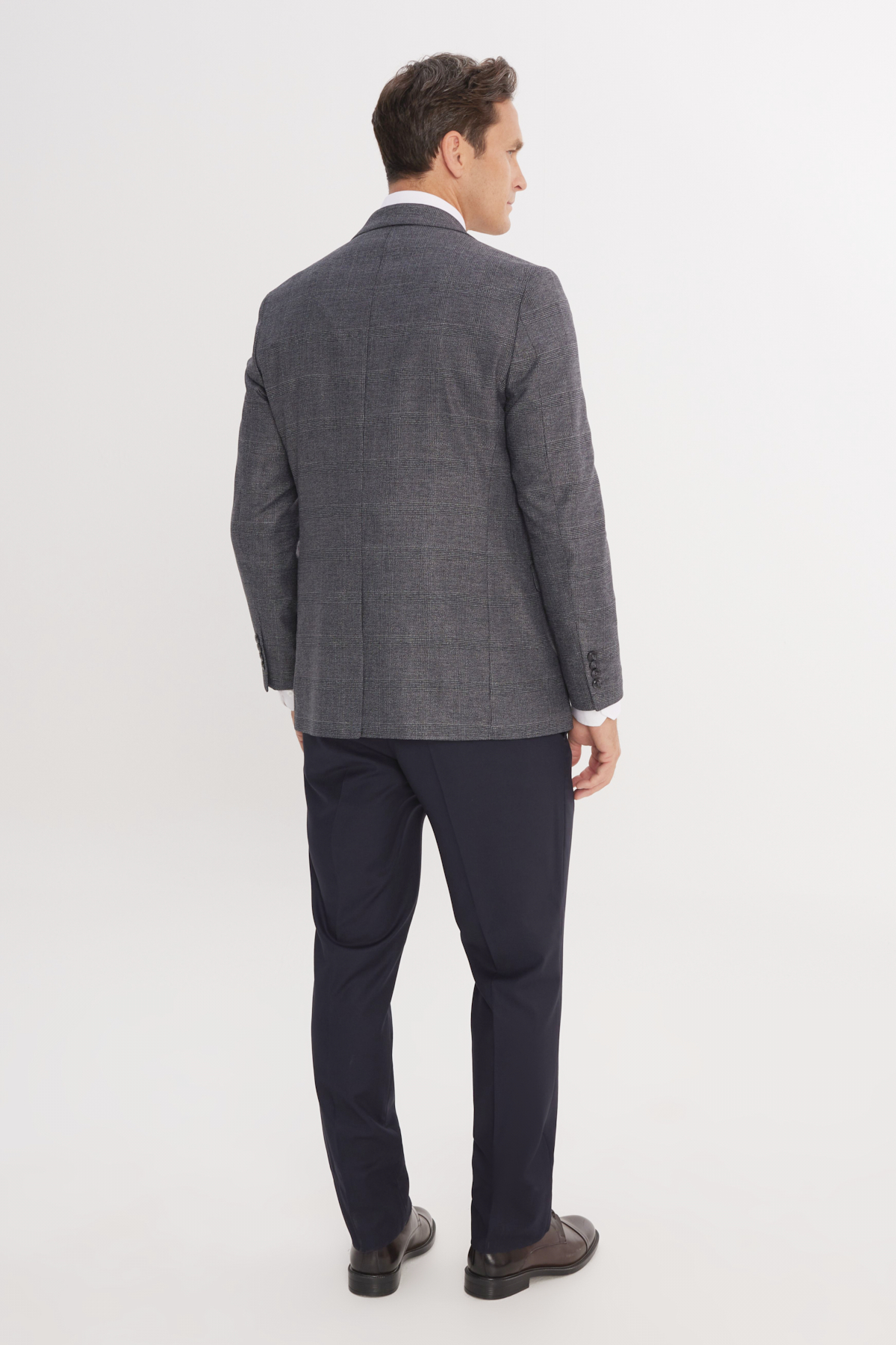 Altınyıldız Classics Erkek Koyu Lacivert-Beyaz Slim Fit Mono Yaka Kareli Kapak Cepli Yelekli Takım Elbise görsel 7