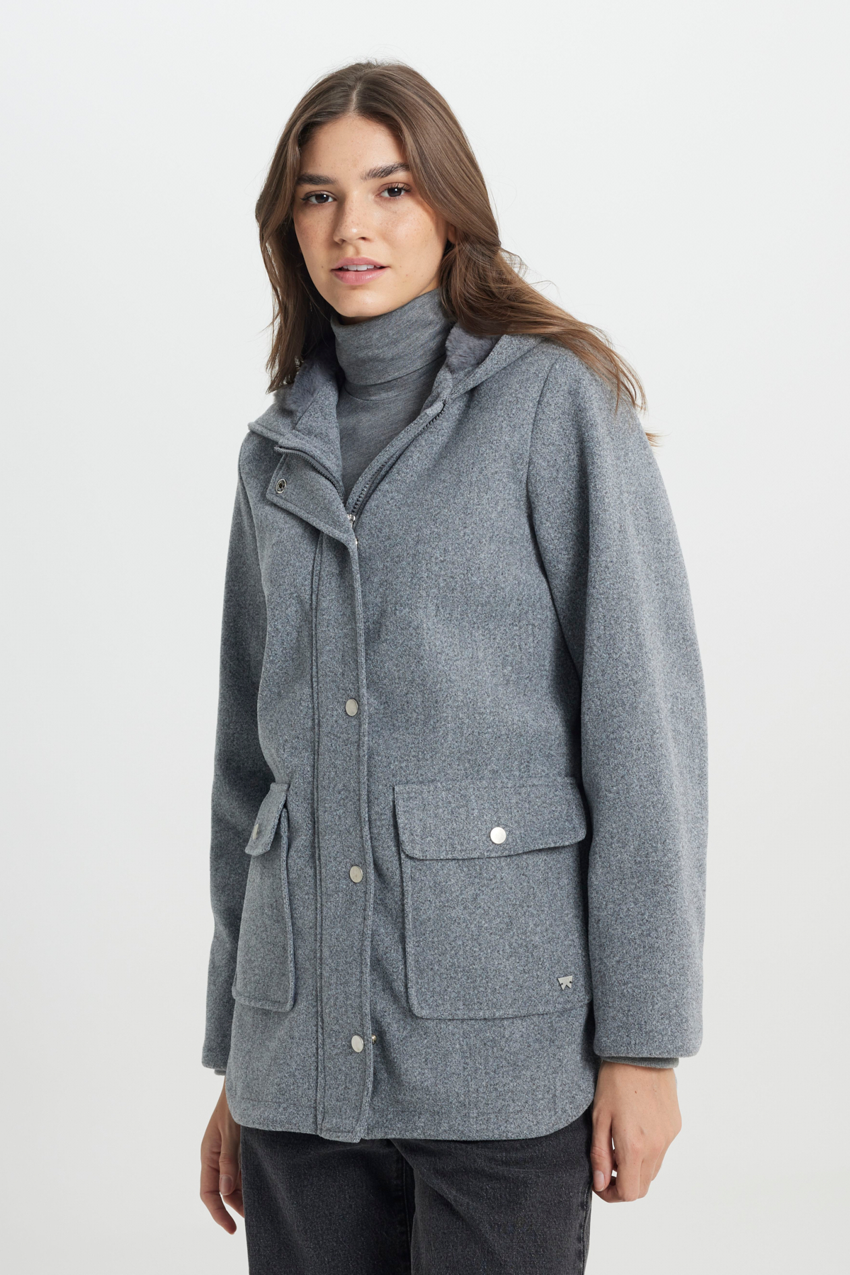 Wrangler Regular Fit Normal Kesim Kapüşonlu Gri Parka Ceket