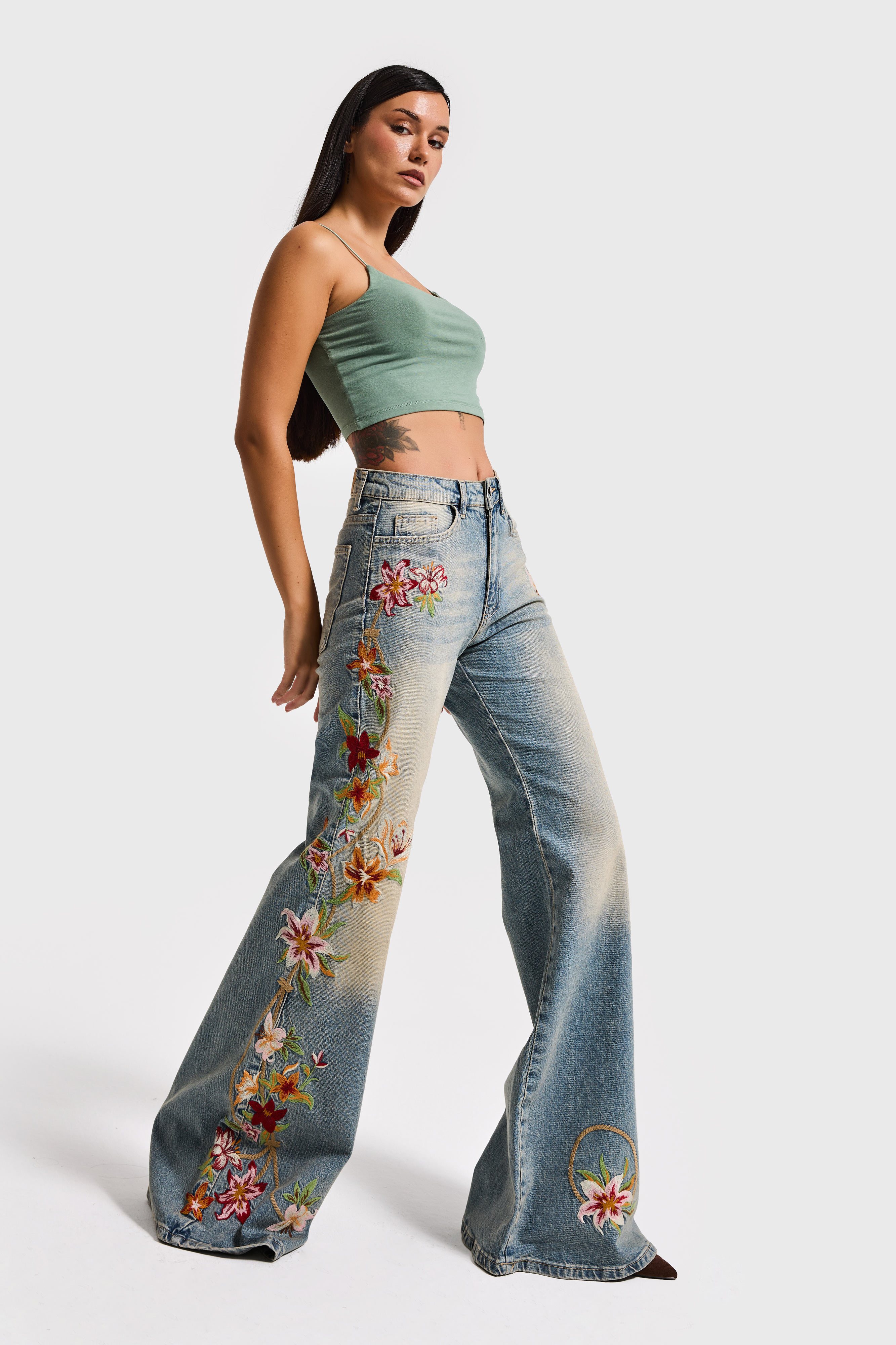 It's Basic Kadın T.Kot Rengi 4s6-32 Flare Fit Elastan Kumaş Özel Nakış Detaylı Tasarım Denim Jean
