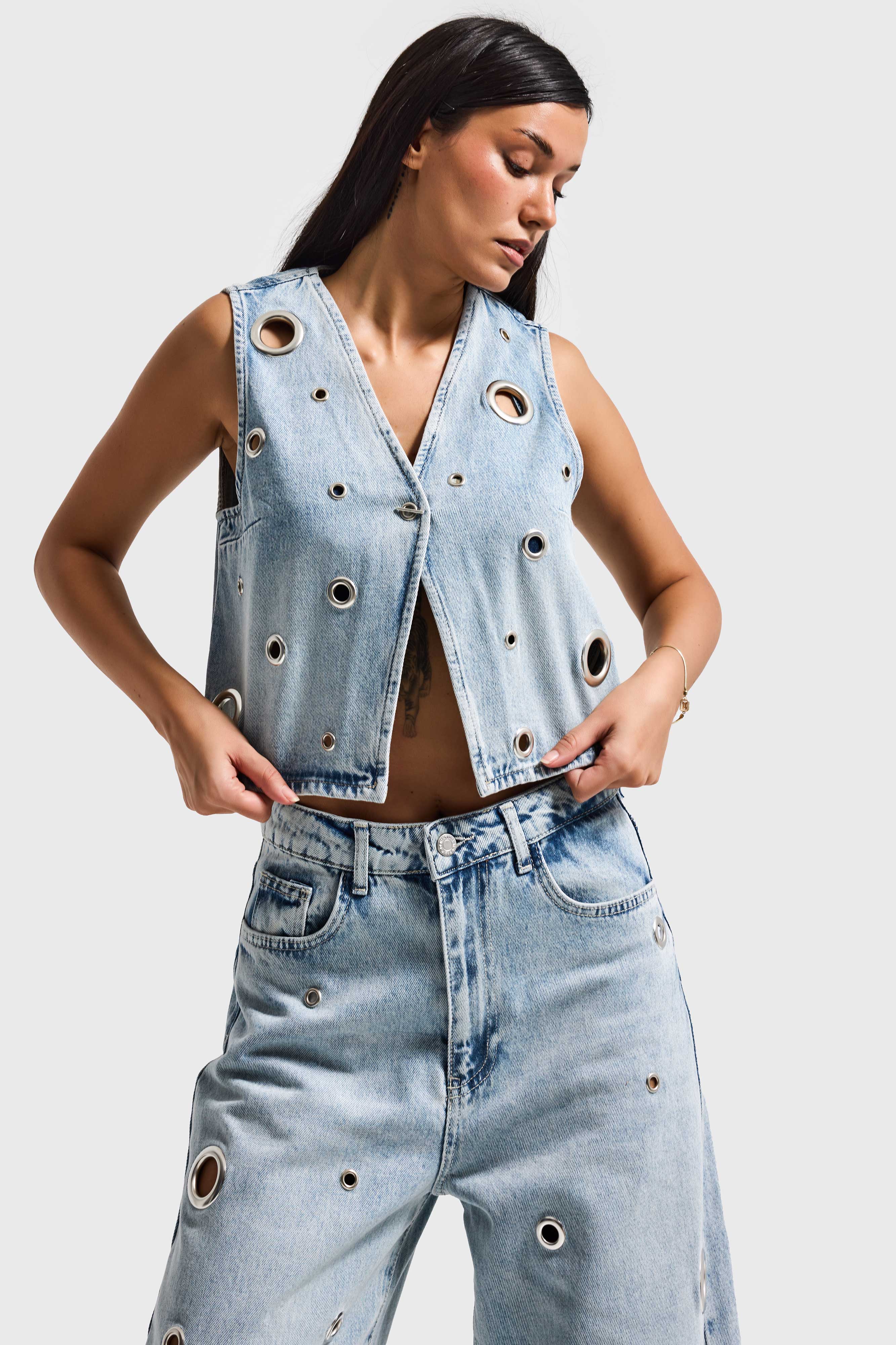 It's Basic Kadın Jean Rengi 4s6-65 Rahat Kesim Kuş Gözü Detaylı Tasarım Sıfır Kol Denim Yelek görsel 2