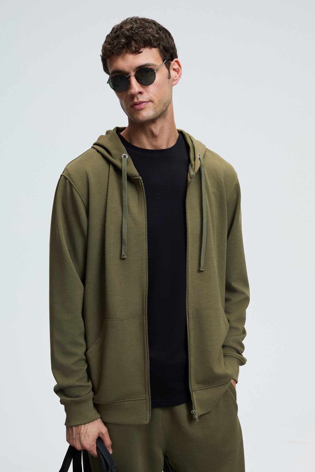 GRIMELANGE Erkek Kapüşonlu Metal Kuş Gözü Detaylı Fermuarlı Kordonlu Cepli HAKİ Sweatshirt görsel 3