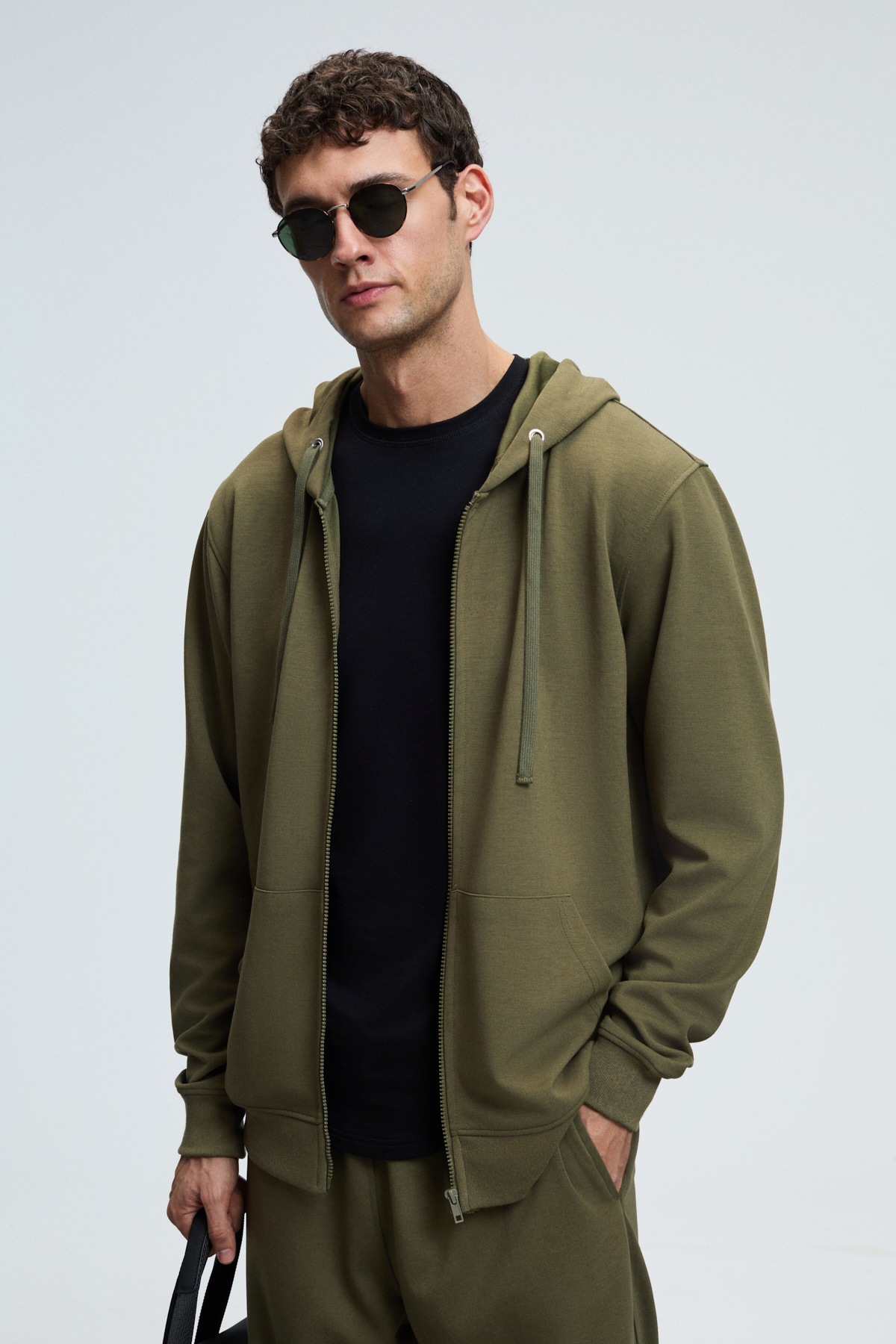 GRIMELANGE Erkek Kapüşonlu Metal Kuş Gözü Detaylı Fermuarlı Kordonlu Cepli HAKİ Sweatshirt görsel 4