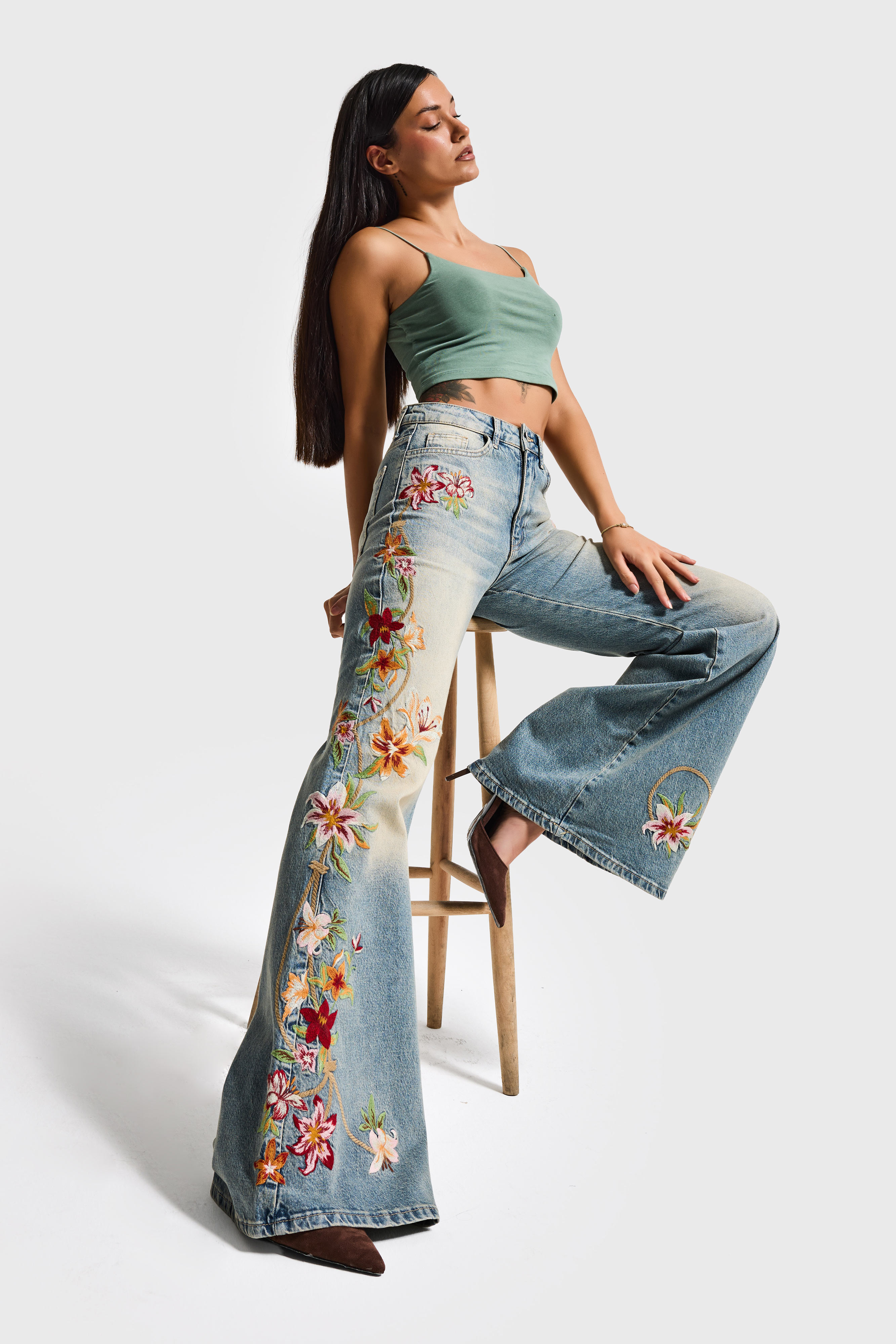 It's Basic Kadın T.Kot Rengi 4s6-32 Flare Fit Elastan Kumaş Özel Nakış Detaylı Tasarım Denim Jean görsel 4