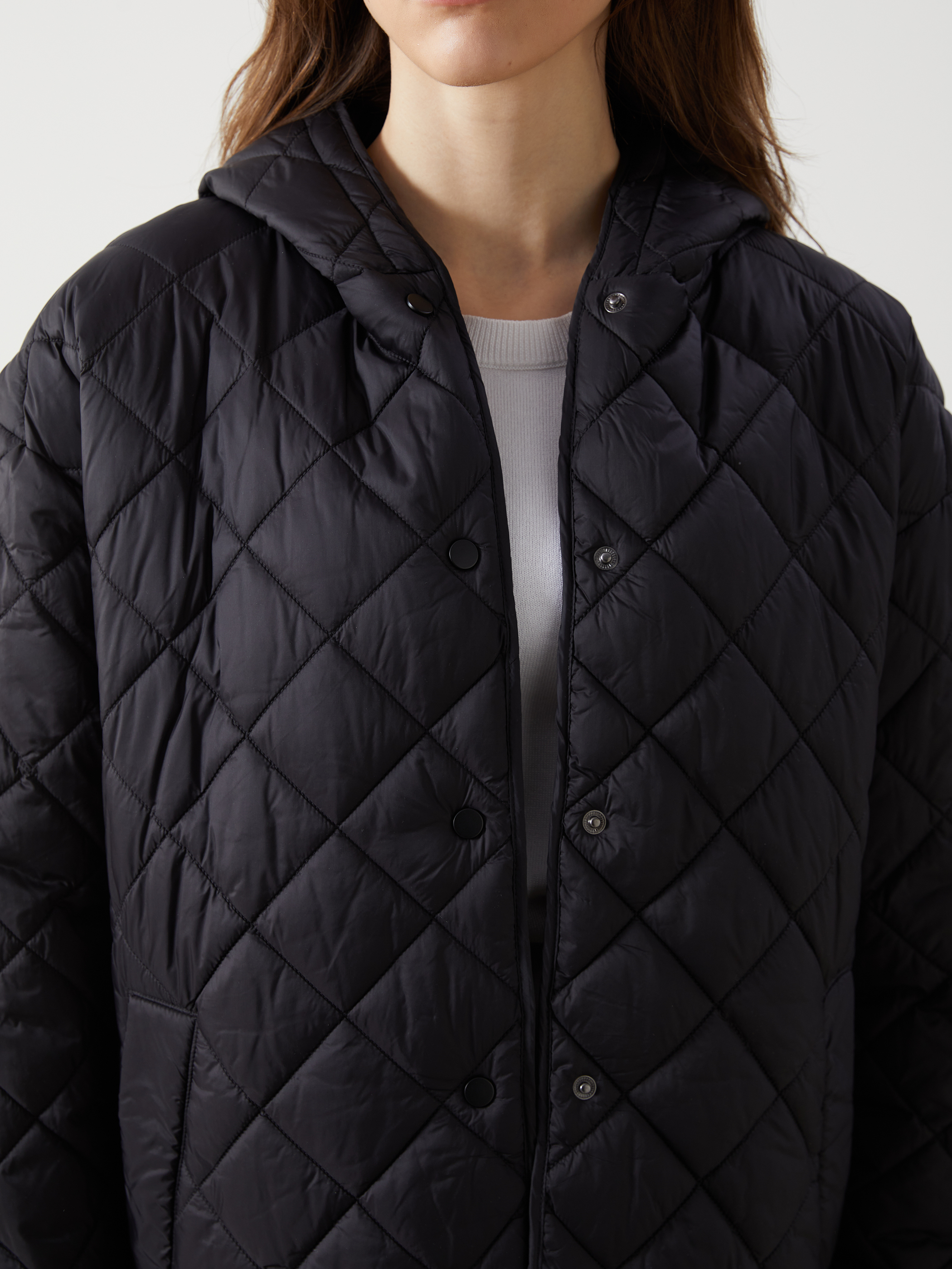 LCWAIKIKI Classic Kapüşonlu Kapitone Oversize Kadın Şişme Mont görsel 3