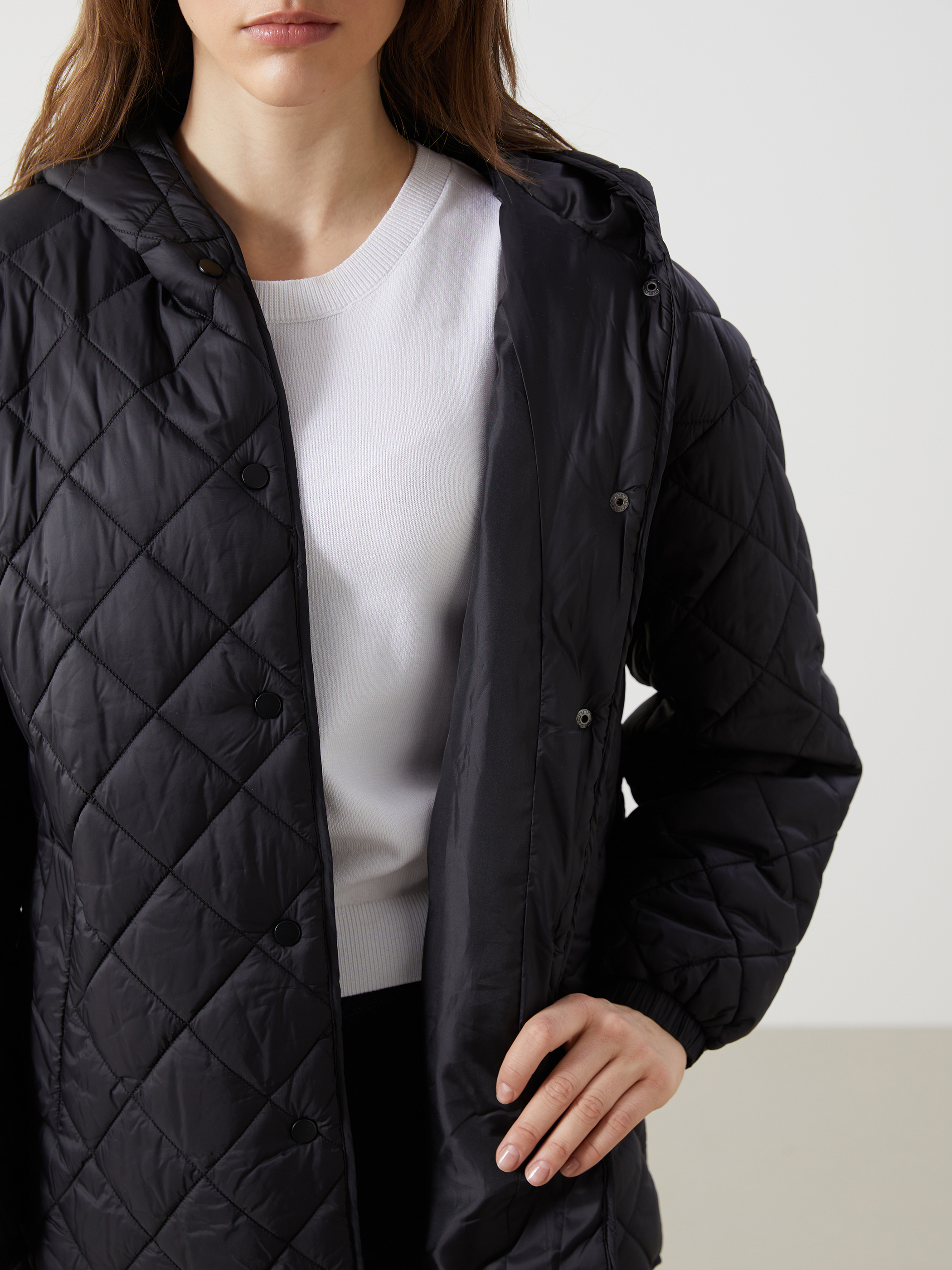 LCWAIKIKI Classic Kapüşonlu Kapitone Oversize Kadın Şişme Mont görsel 4