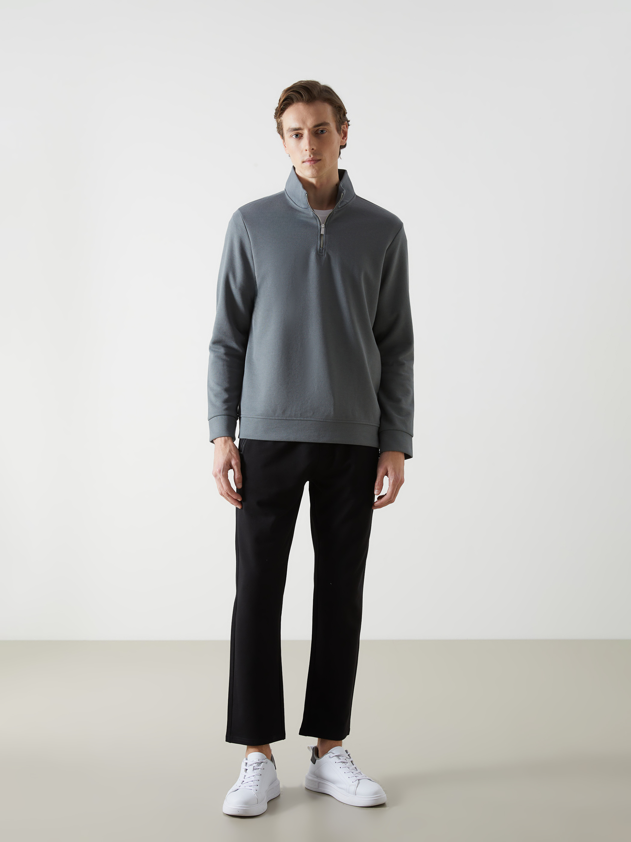LCWAIKIKI Classic Dik Yaka Erkek Sweatshirt görsel 2