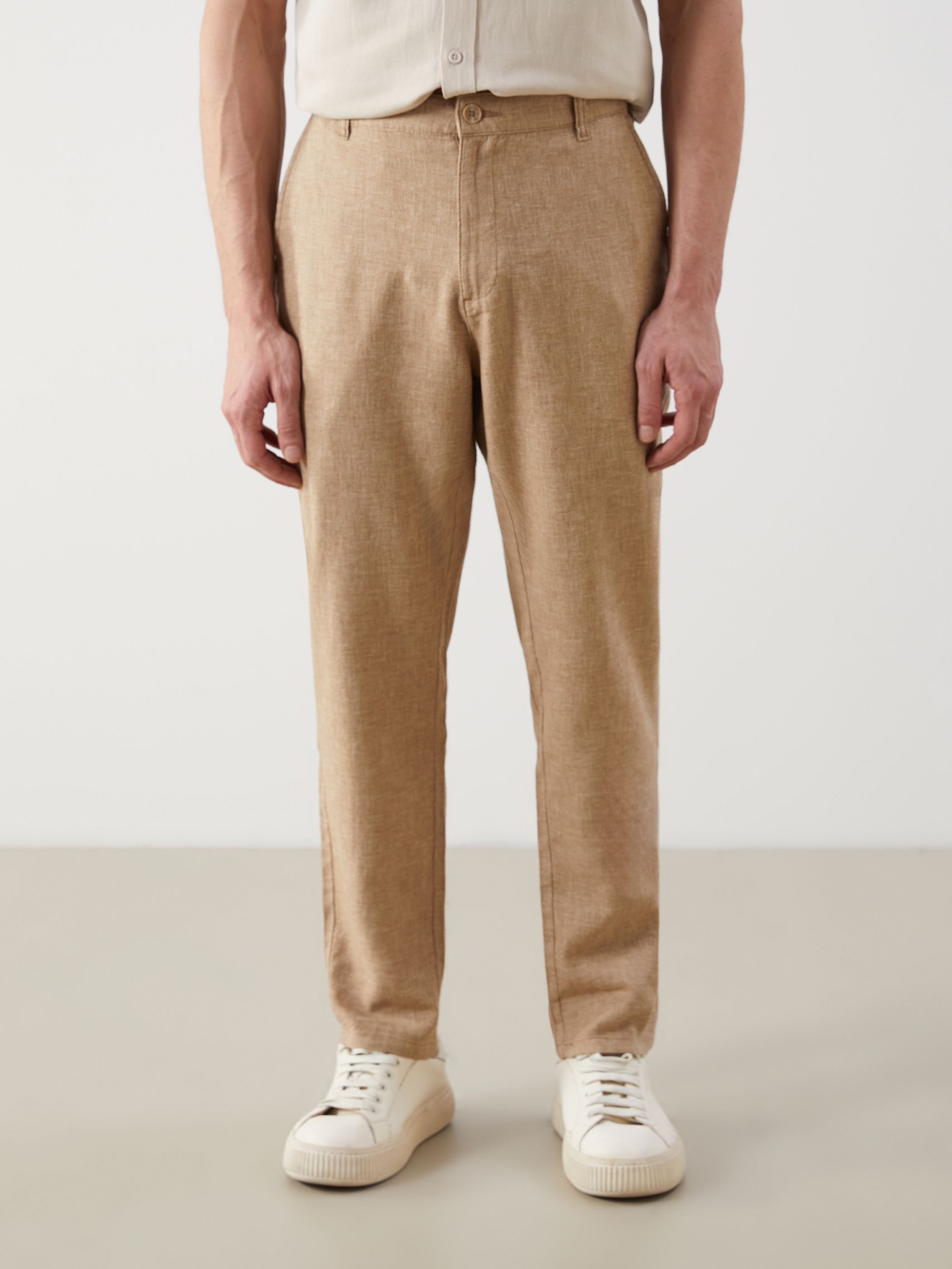 LCWAIKIKI Classic Regular Fit Keten Karışımlı Erkek Chino Pantolon görsel 2