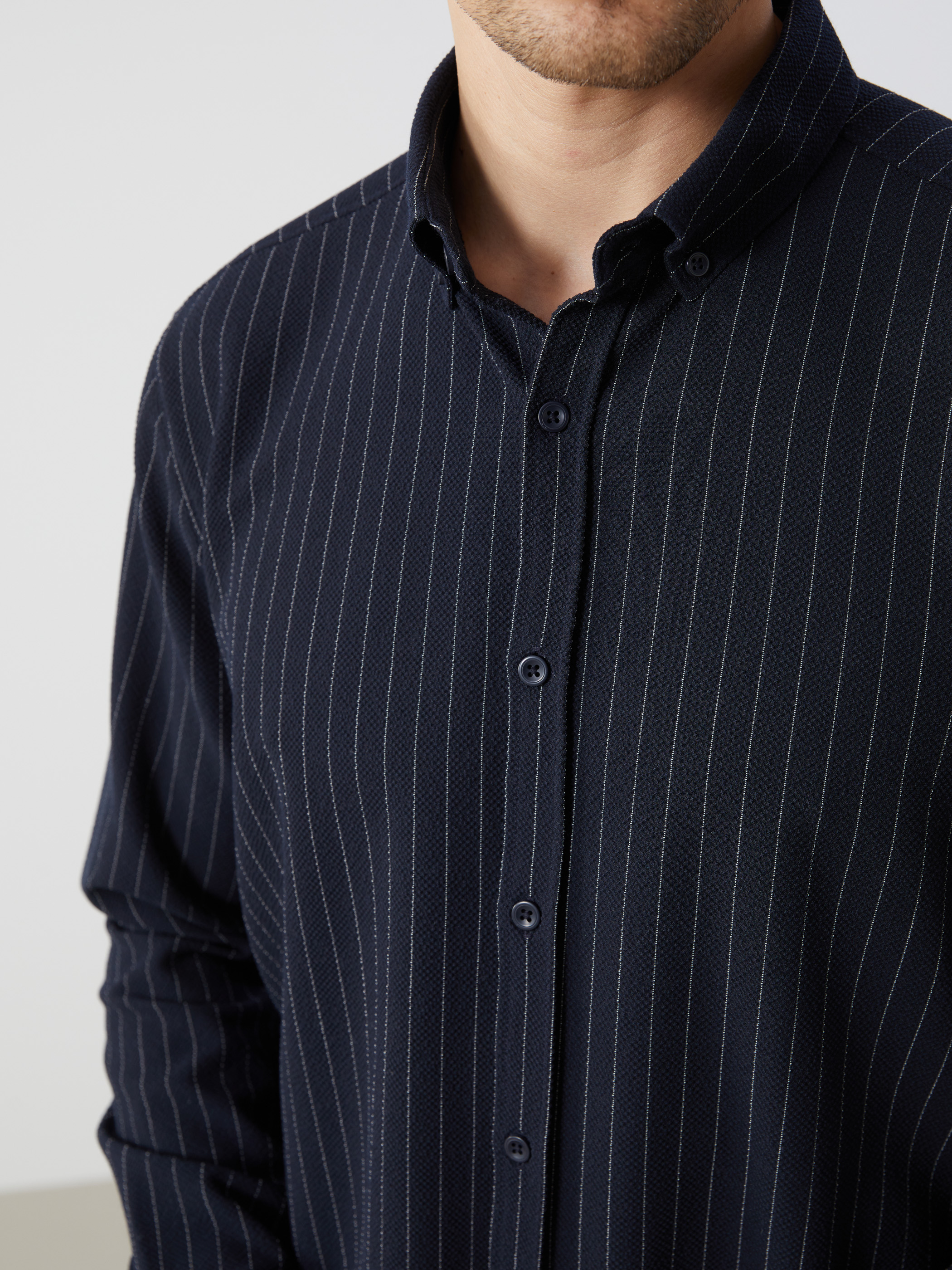 LCW Vision Slim Fit Uzun Kollu Çizgili Armürlü Erkek Gömlek görsel 3