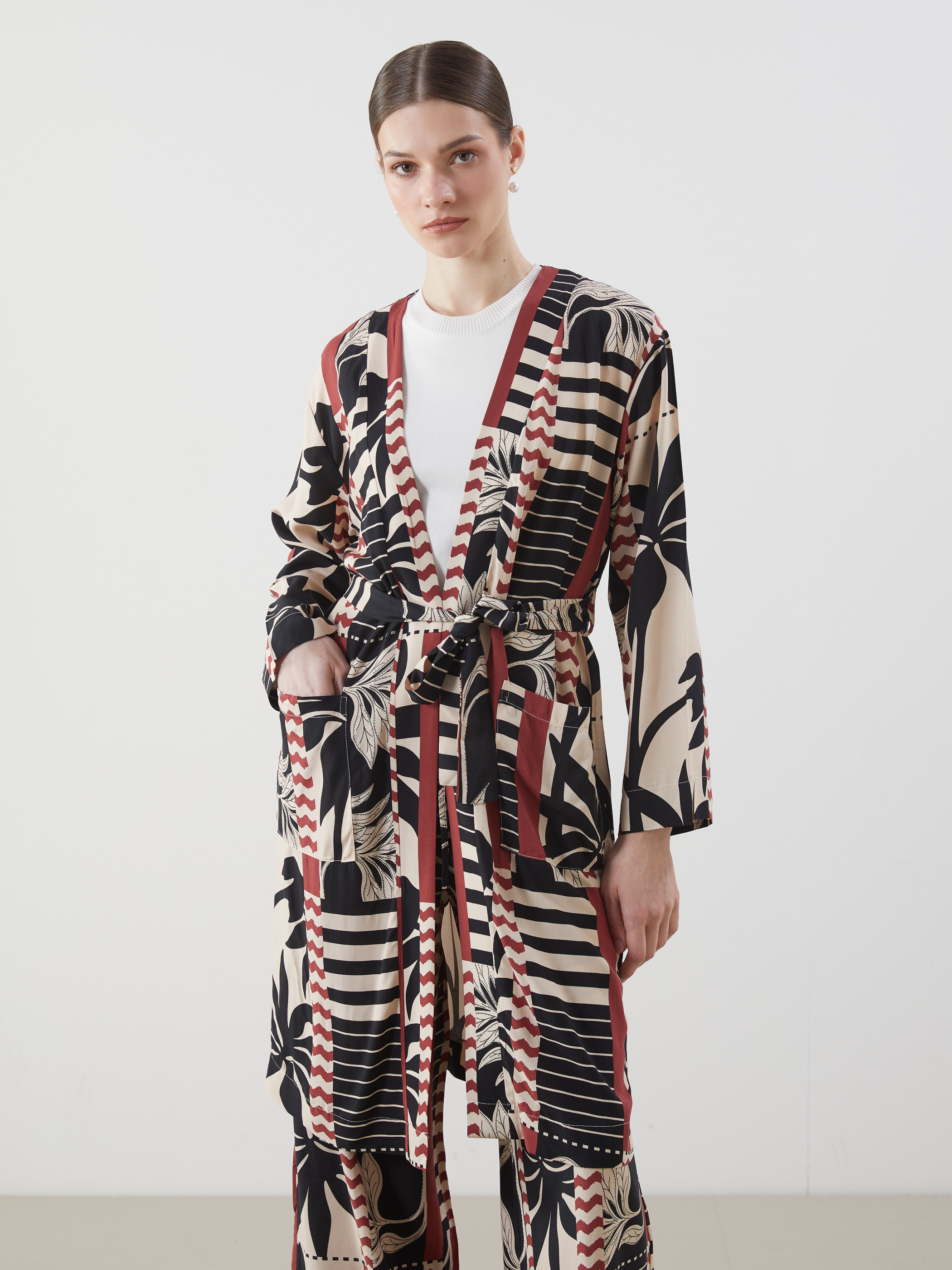 LCW Modest Şal Yaka Desenli Oversize Kadın Kimono