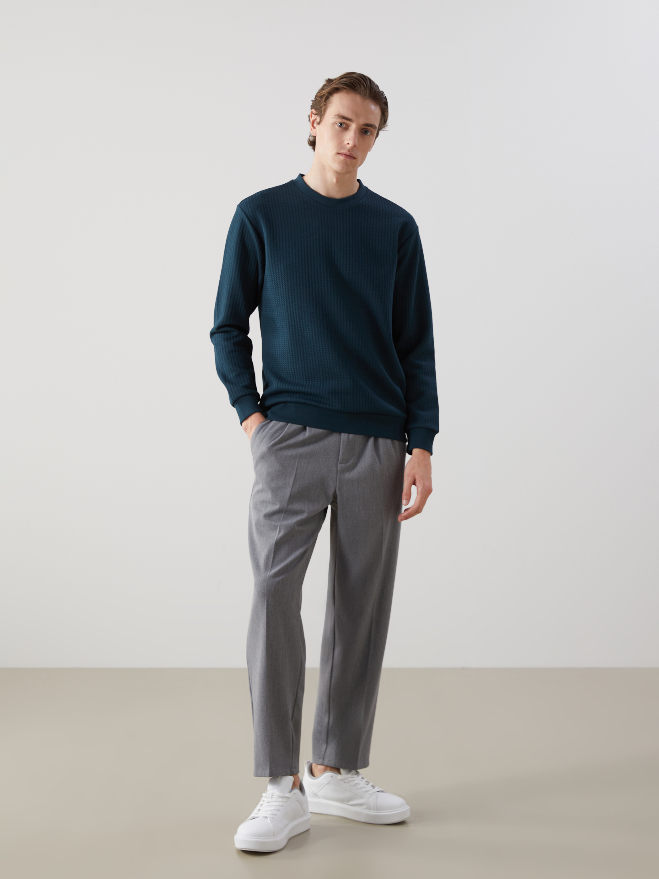 LCW Vision Bisiklet Yaka Uzun Kollu Erkek Sweatshirt görsel 2