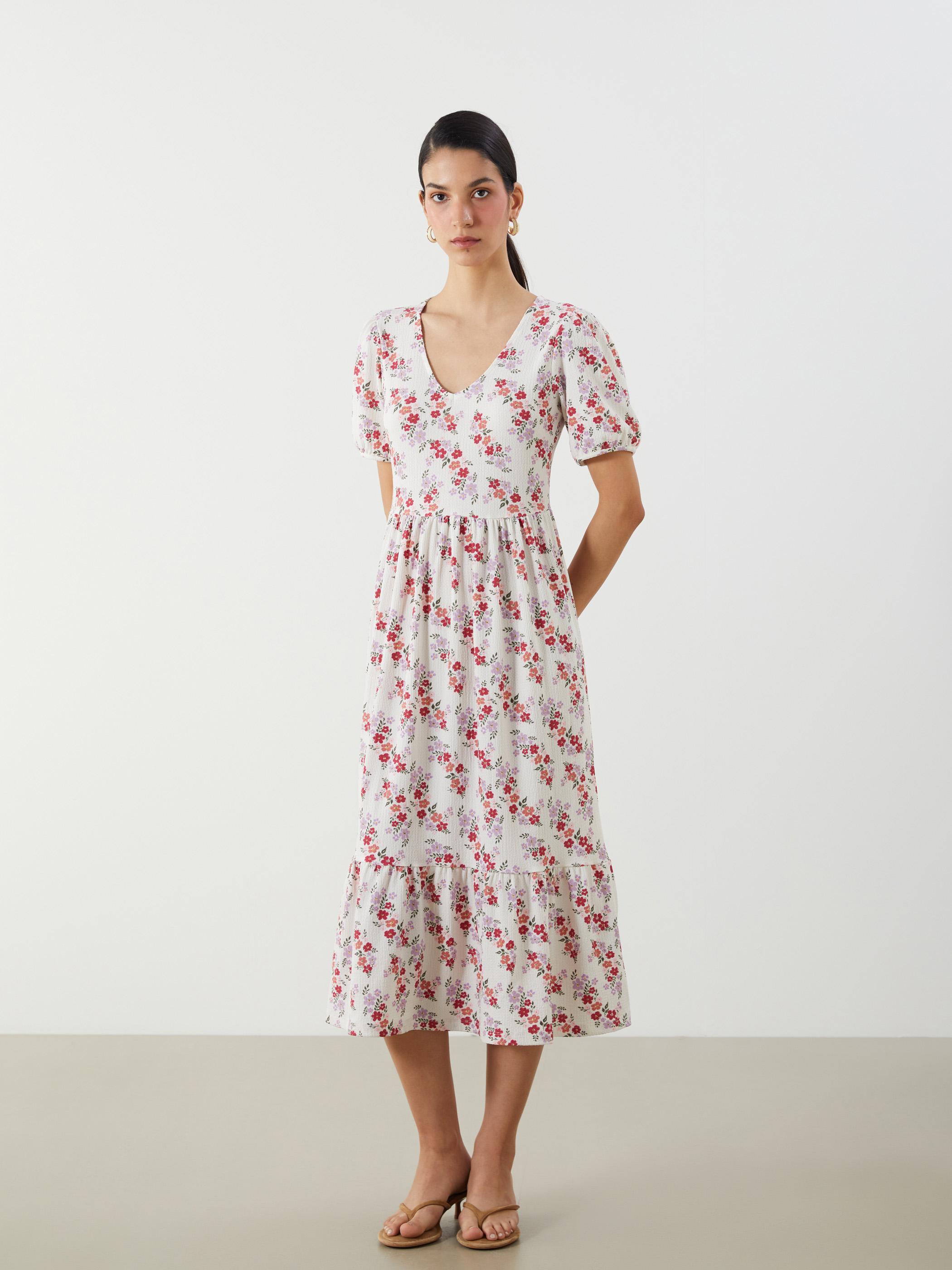 LCW Comfort V Yaka Çiçekli Elbise