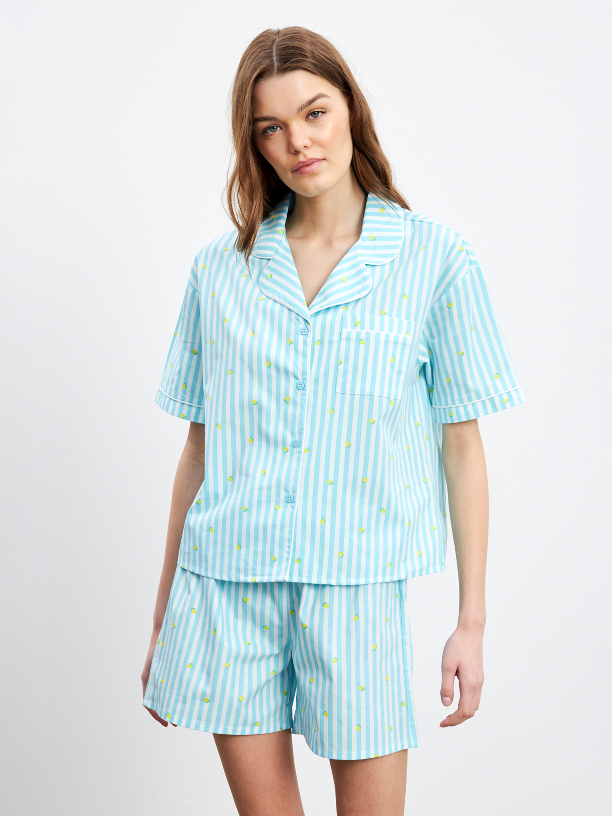 LCW DREAM Gömlek Yaka Çizgili Kadın Şortlu Pijama Takımı görsel 2