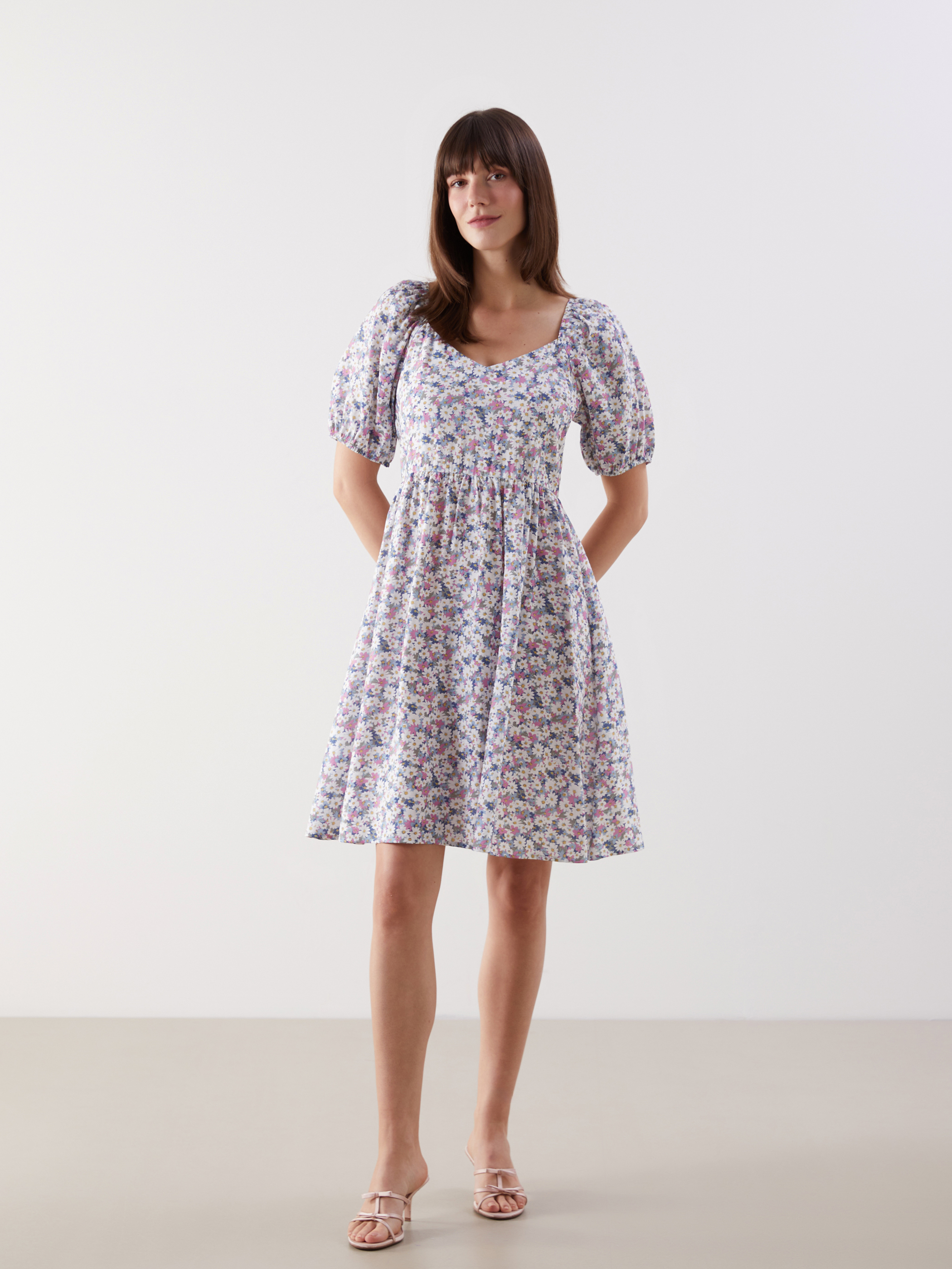 LCW Comfort Kalp Yaka Çiçekli Mini Elbise görsel 2