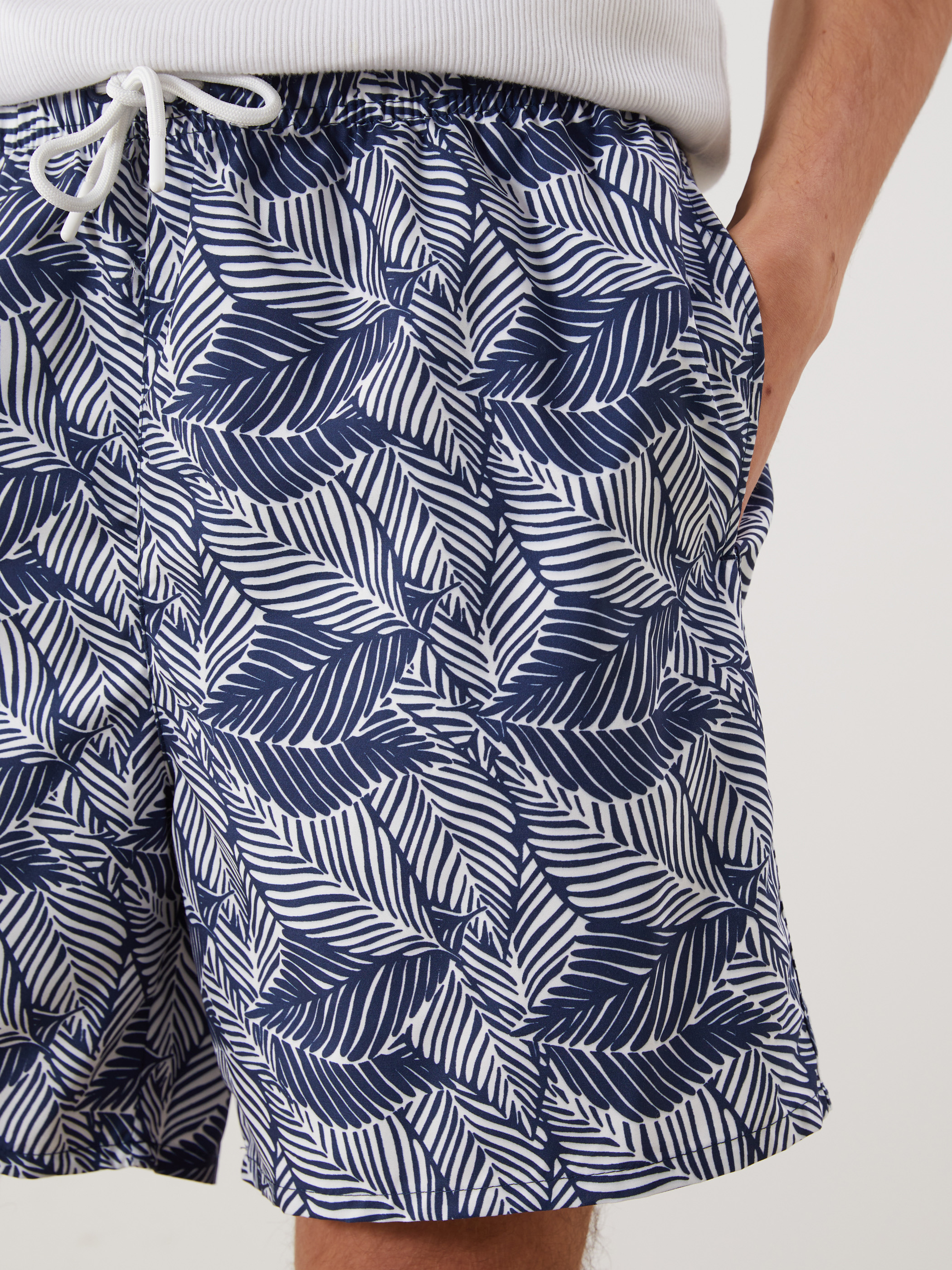 LCW SWIMWEAR Kısa Boy Desenli Erkek Deniz Şortu görsel 3