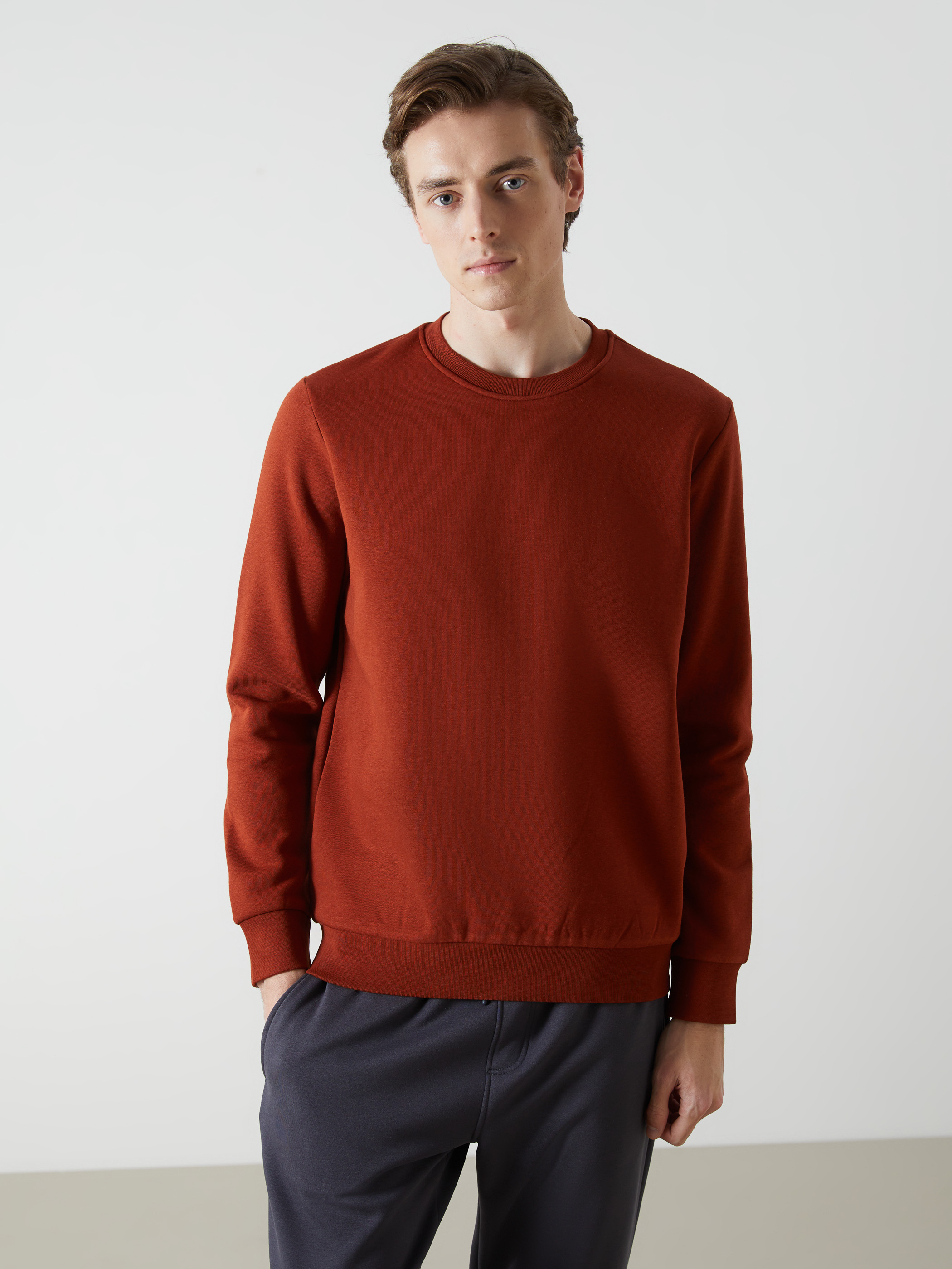 LCWAIKIKI Basic Bisiklet Yaka Uzun Kollu Erkek Sweatshirt