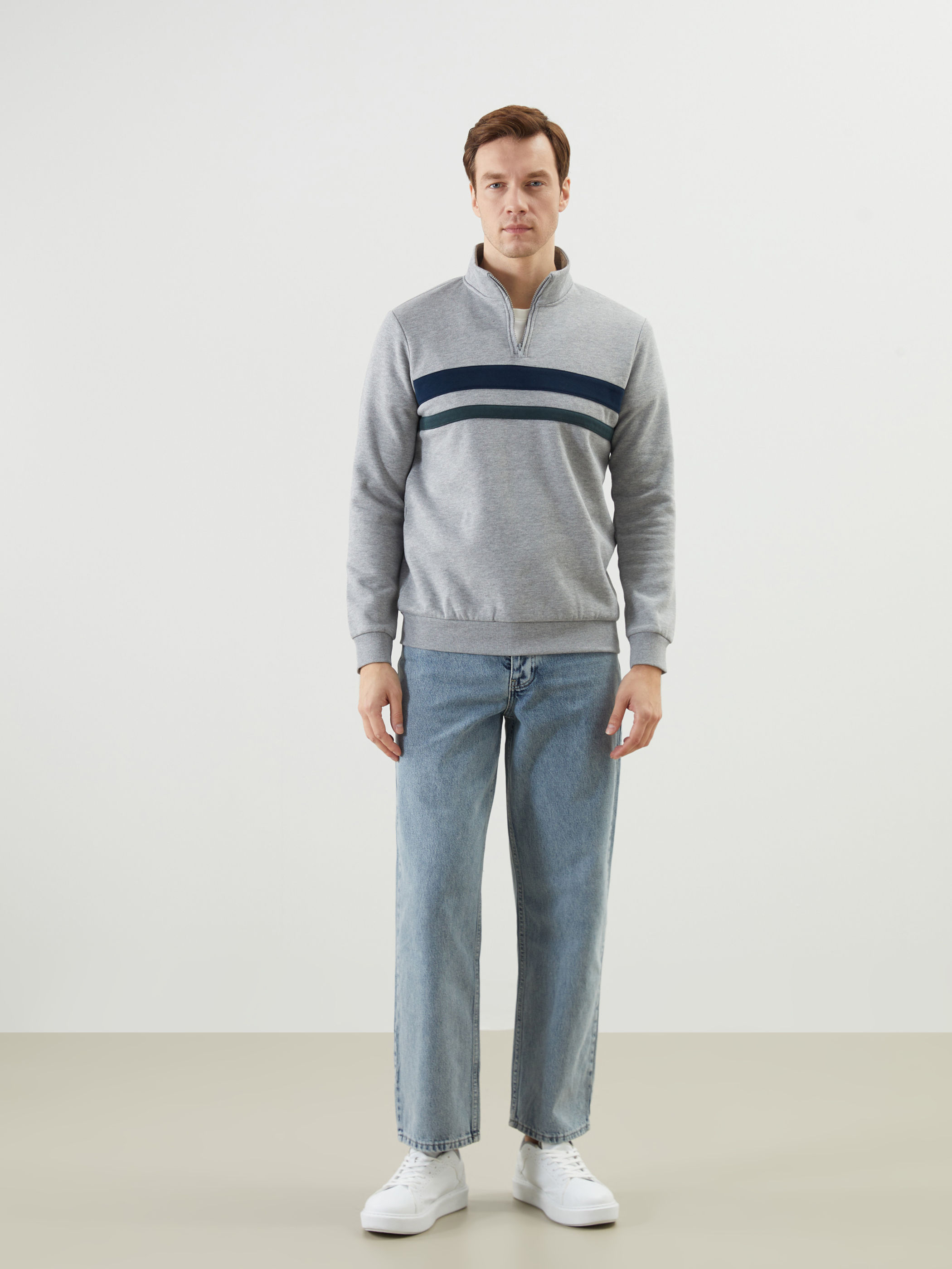 LCWAIKIKI Classic Dik Yaka Uzun Kollu Çizgili Erkek Sweatshirt görsel 2