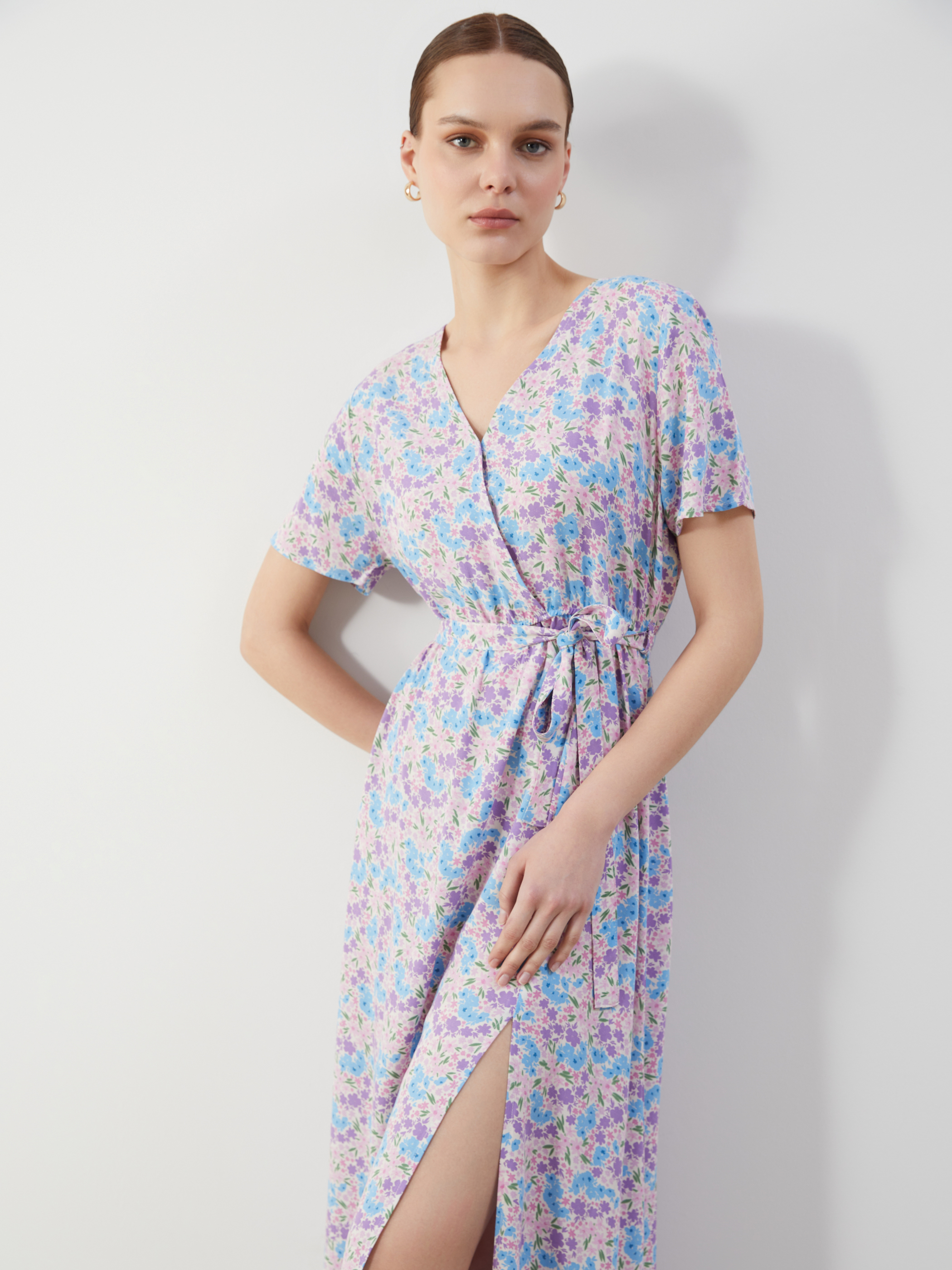 LCW Comfort Kruvaze Yaka Çiçekli Elbise