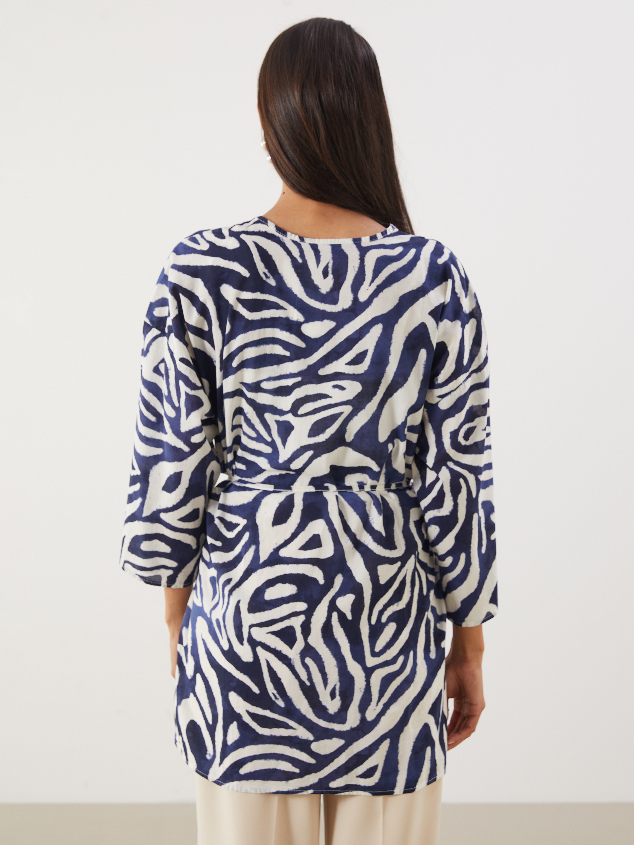 LCWAIKIKI Classic Şal Yaka Desenli Oversize Kadın Kimono görsel 4
