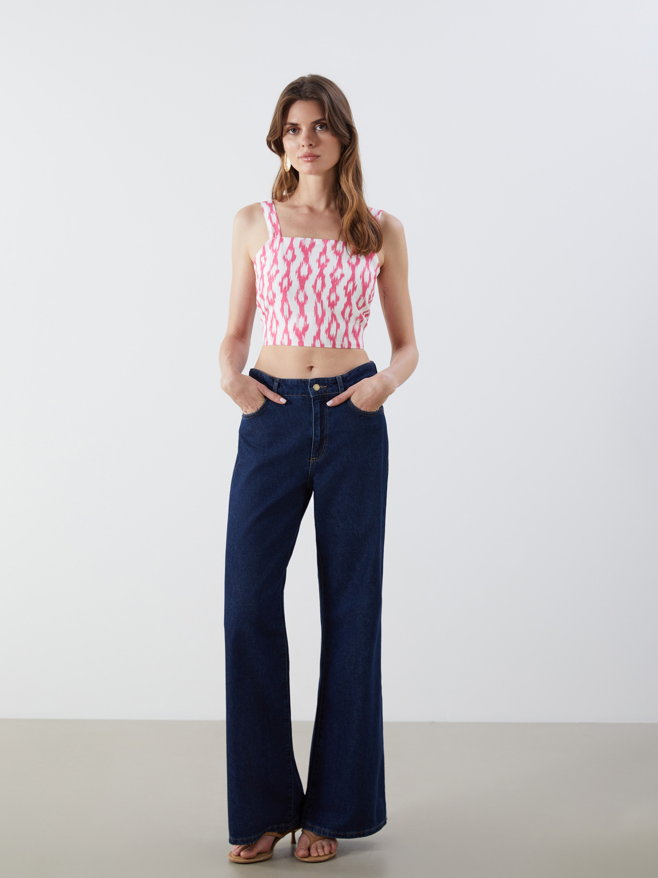 LCW Vision Kare Yaka Desenli Askılı Crop görsel 2