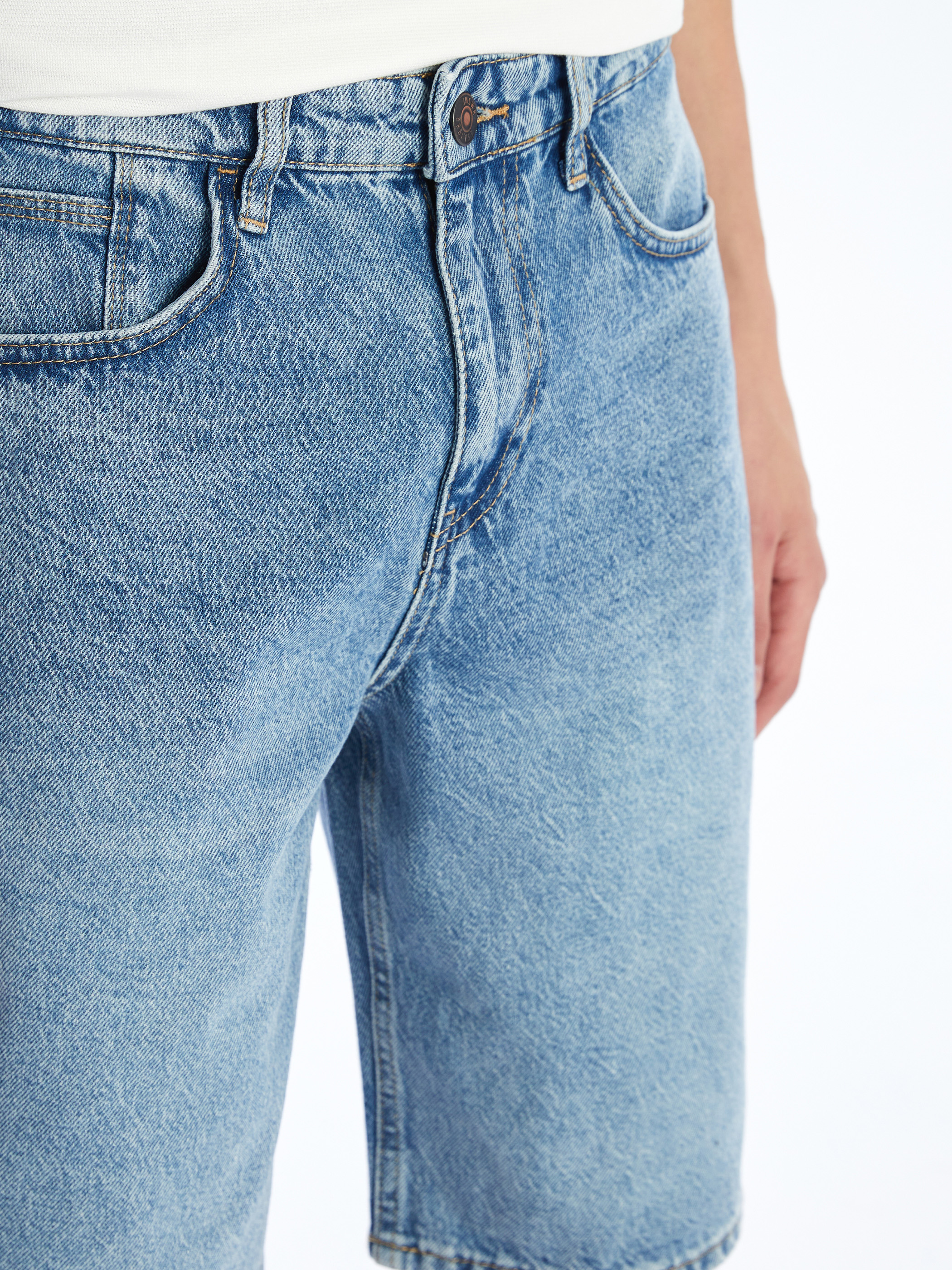 LCW Jeans Rahat Kalıp Erkek Jean Şort görsel 3