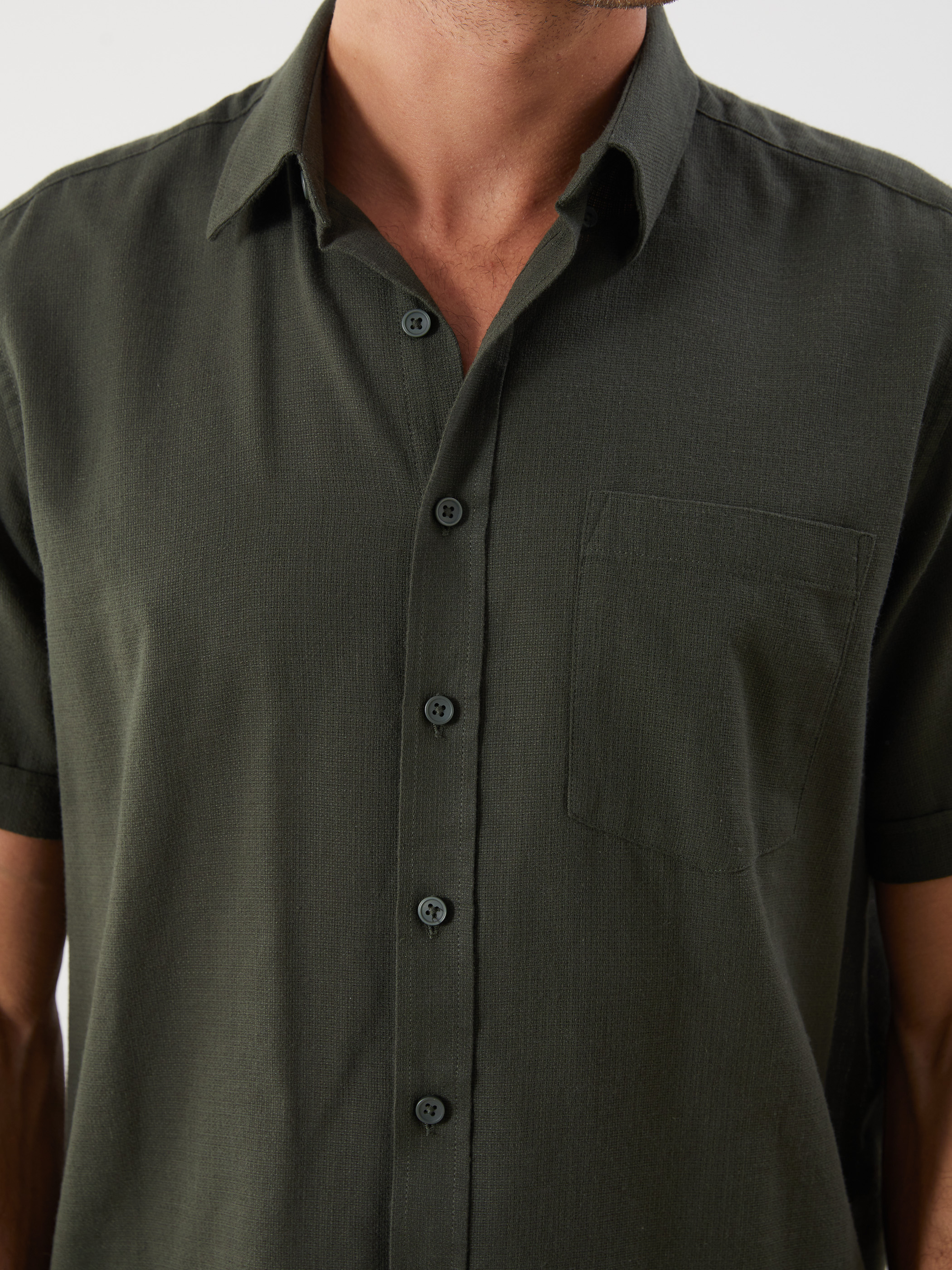 LCWAIKIKI Classic Regular Fit Kısa Kollu Armürlü Erkek Gömlek görsel 4