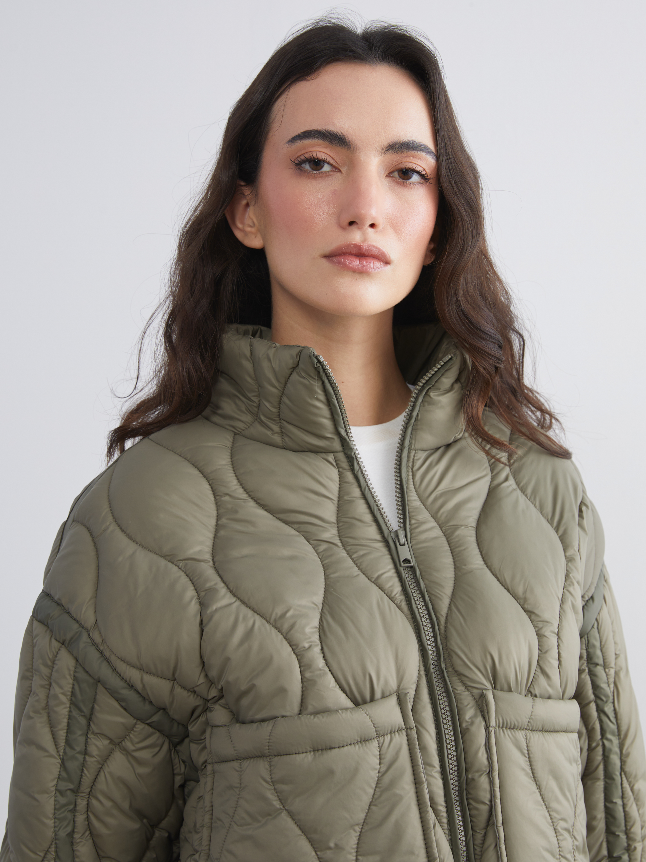 LCW Vision Dik Yaka Kapitone Kadın Şişme Mont görsel 3