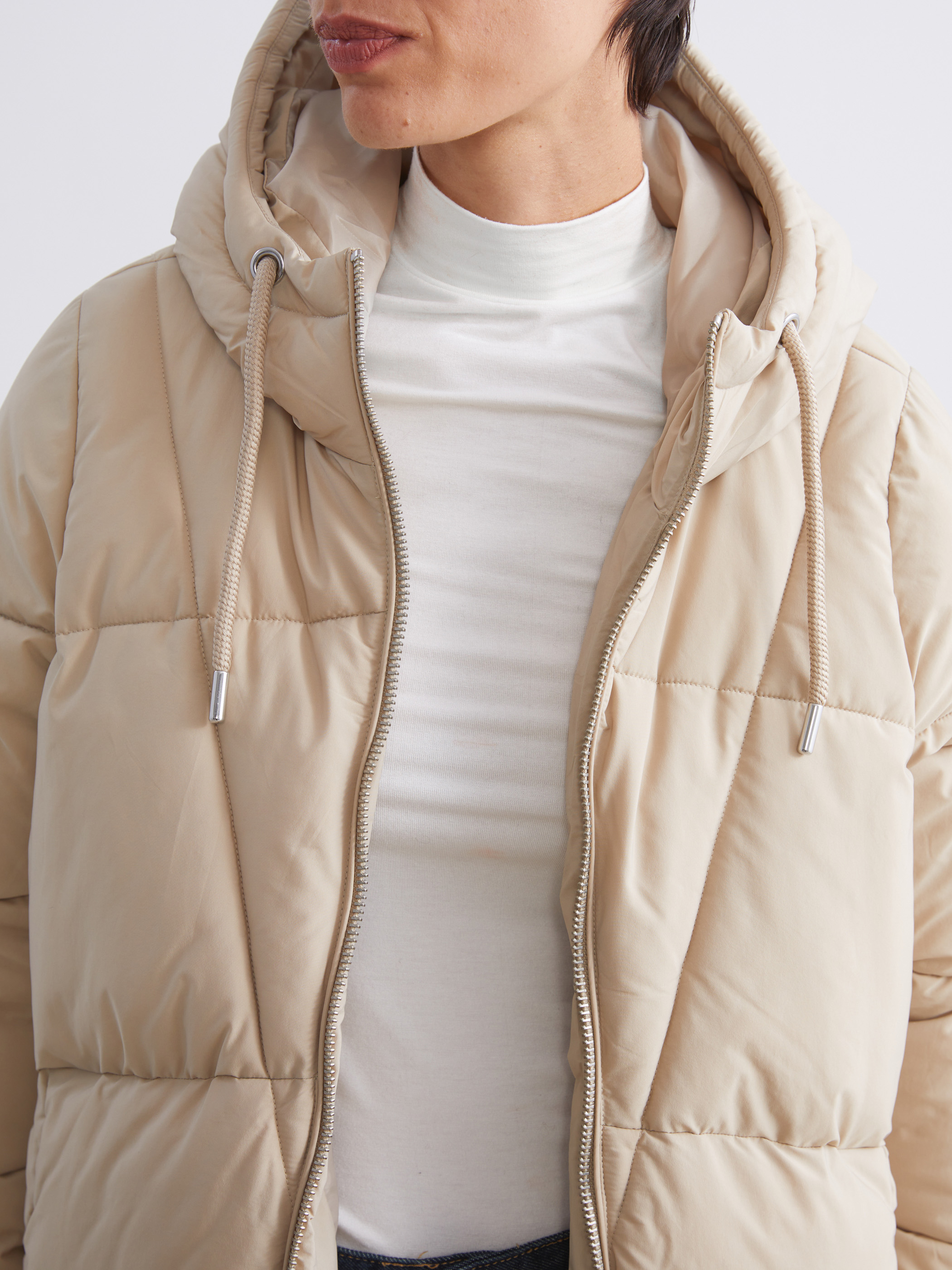 LCW Vision Kapüşonlu Oversize Kadın Şişme Mont görsel 3