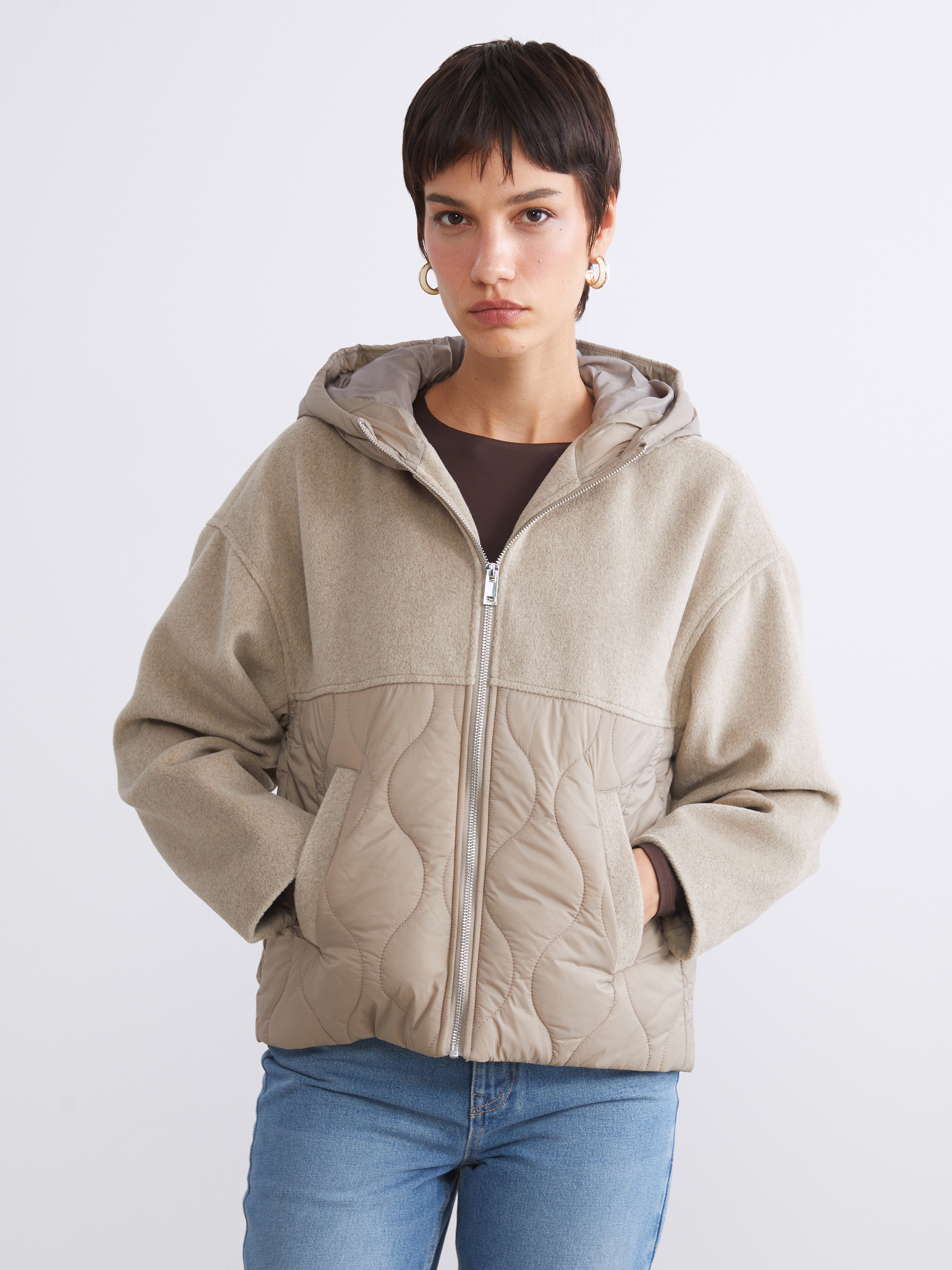 LCW Vision Kapüşonlu Kapitone Oversize Kadın Şişme Mont görsel 3