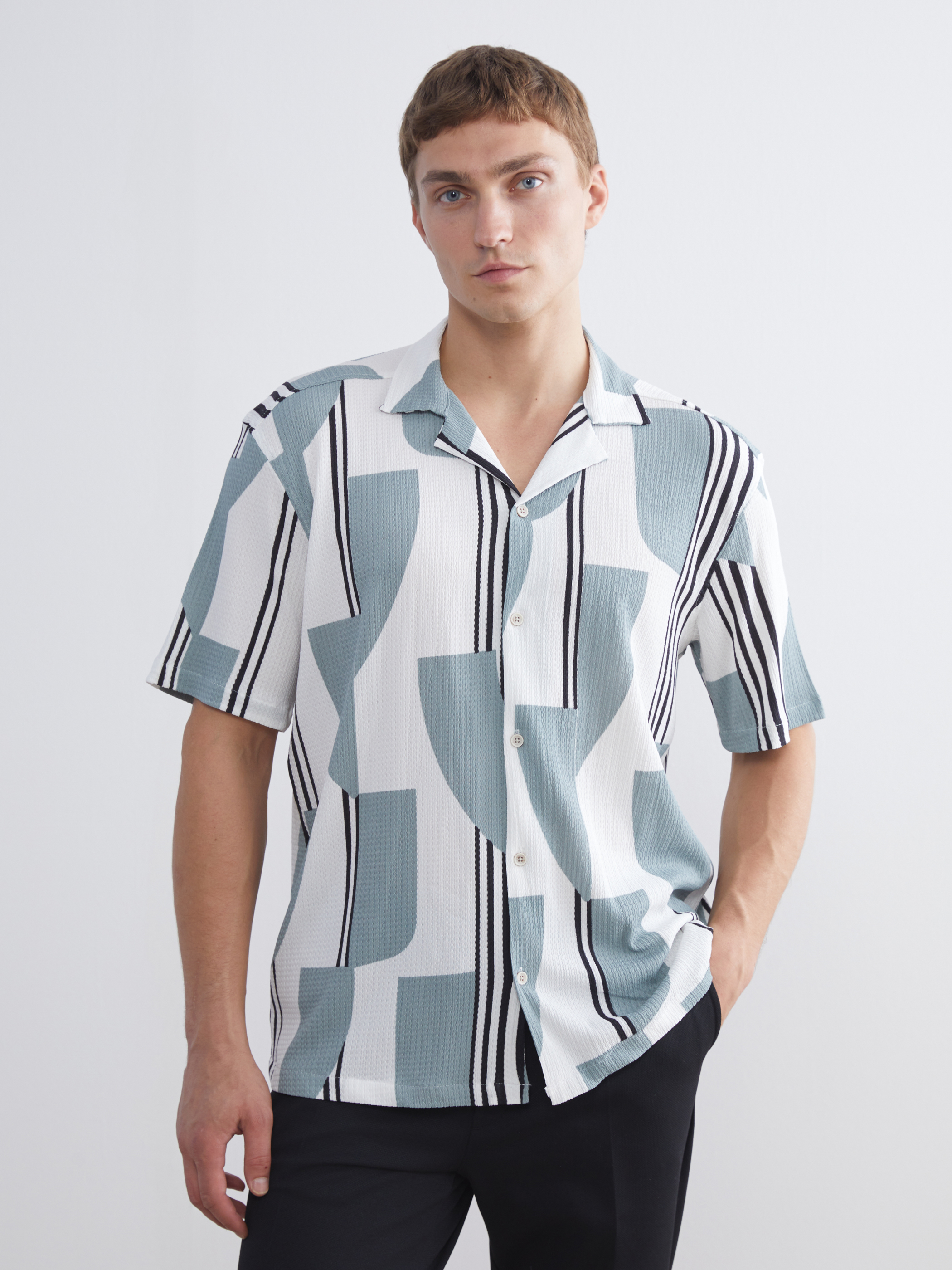 LCW Vision Regular Fit Kısa Kollu Desenli Erkek Gömlek