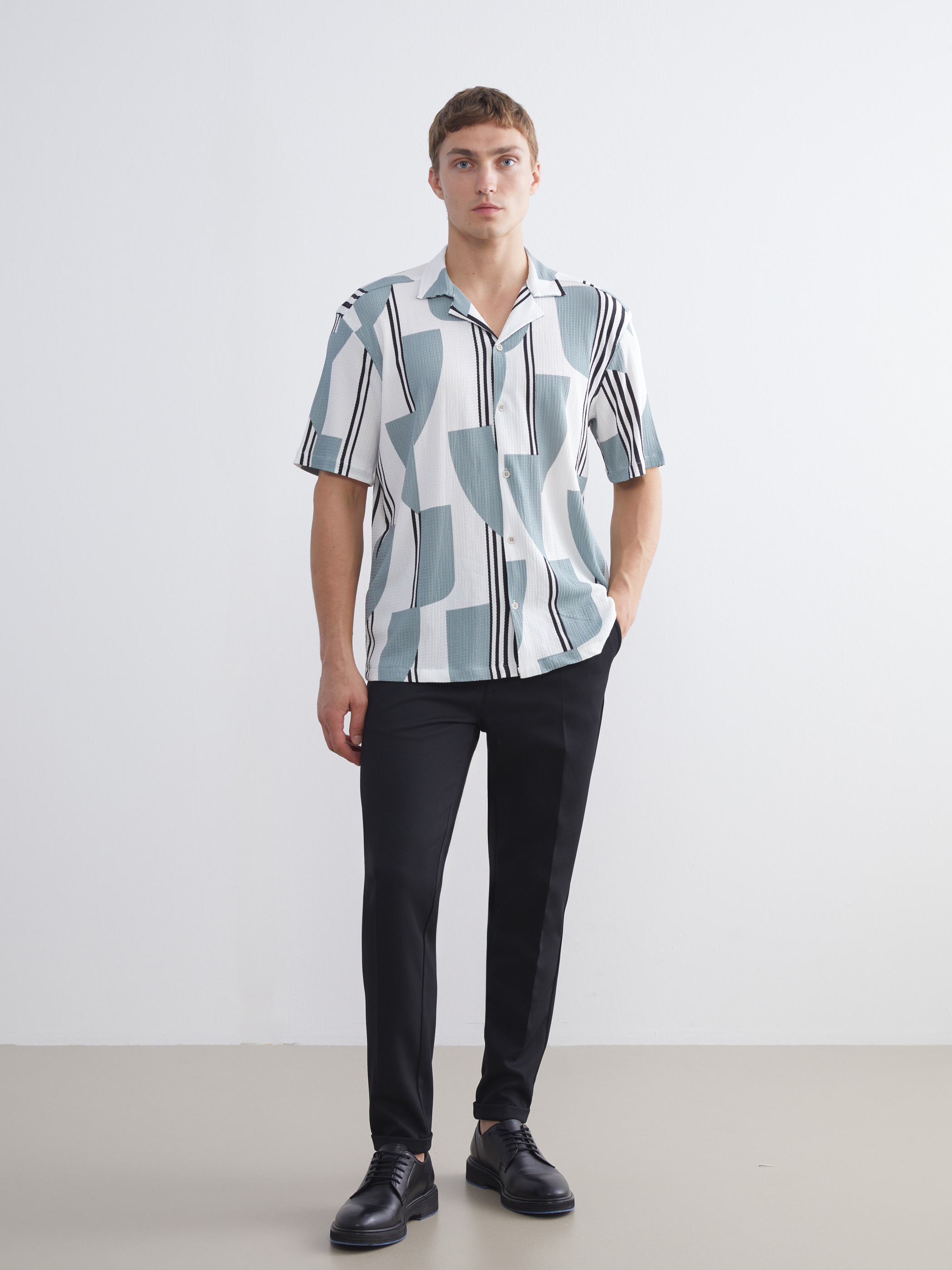 LCW Vision Regular Fit Kısa Kollu Desenli Erkek Gömlek görsel 2