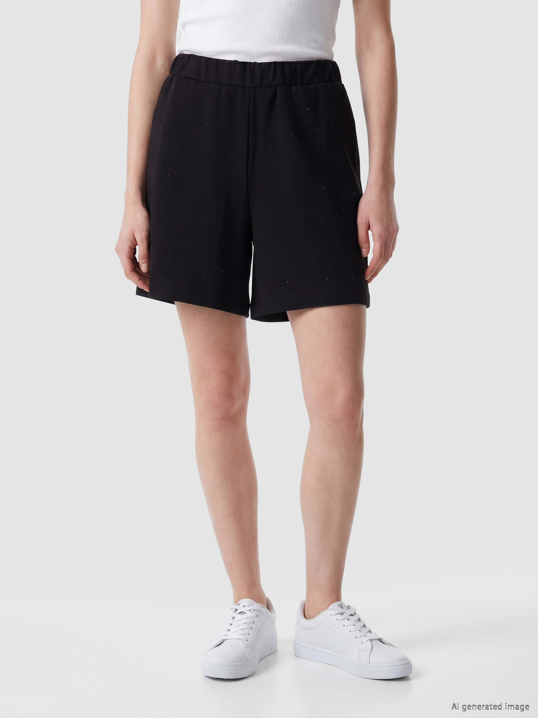 LCW Comfort Soft Touch Taşlı Kadın Şort görsel 2
