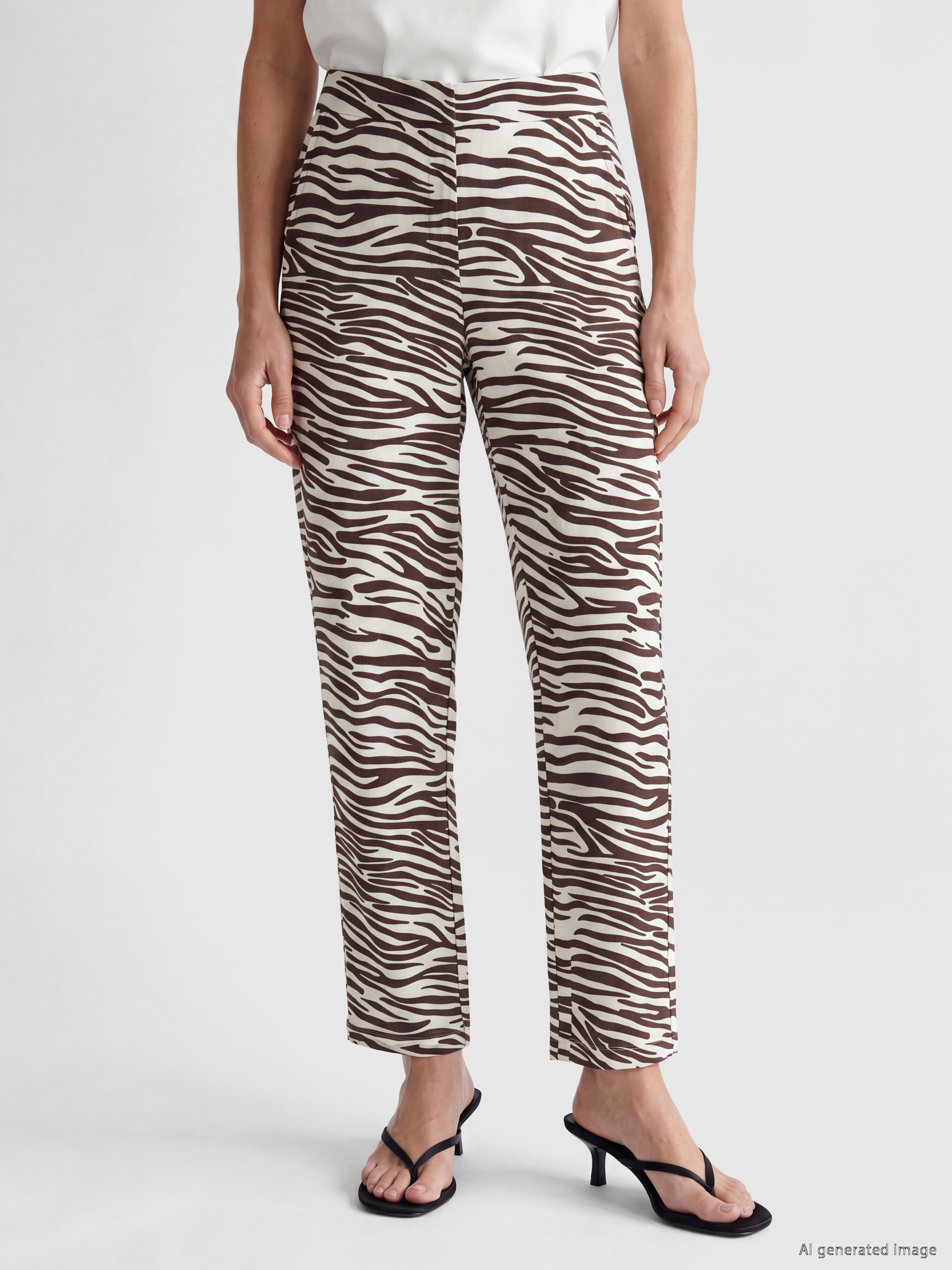 LCWAIKIKI Basic Beli Lastikli Zebra Desenli Kadın Pantolon görsel 2
