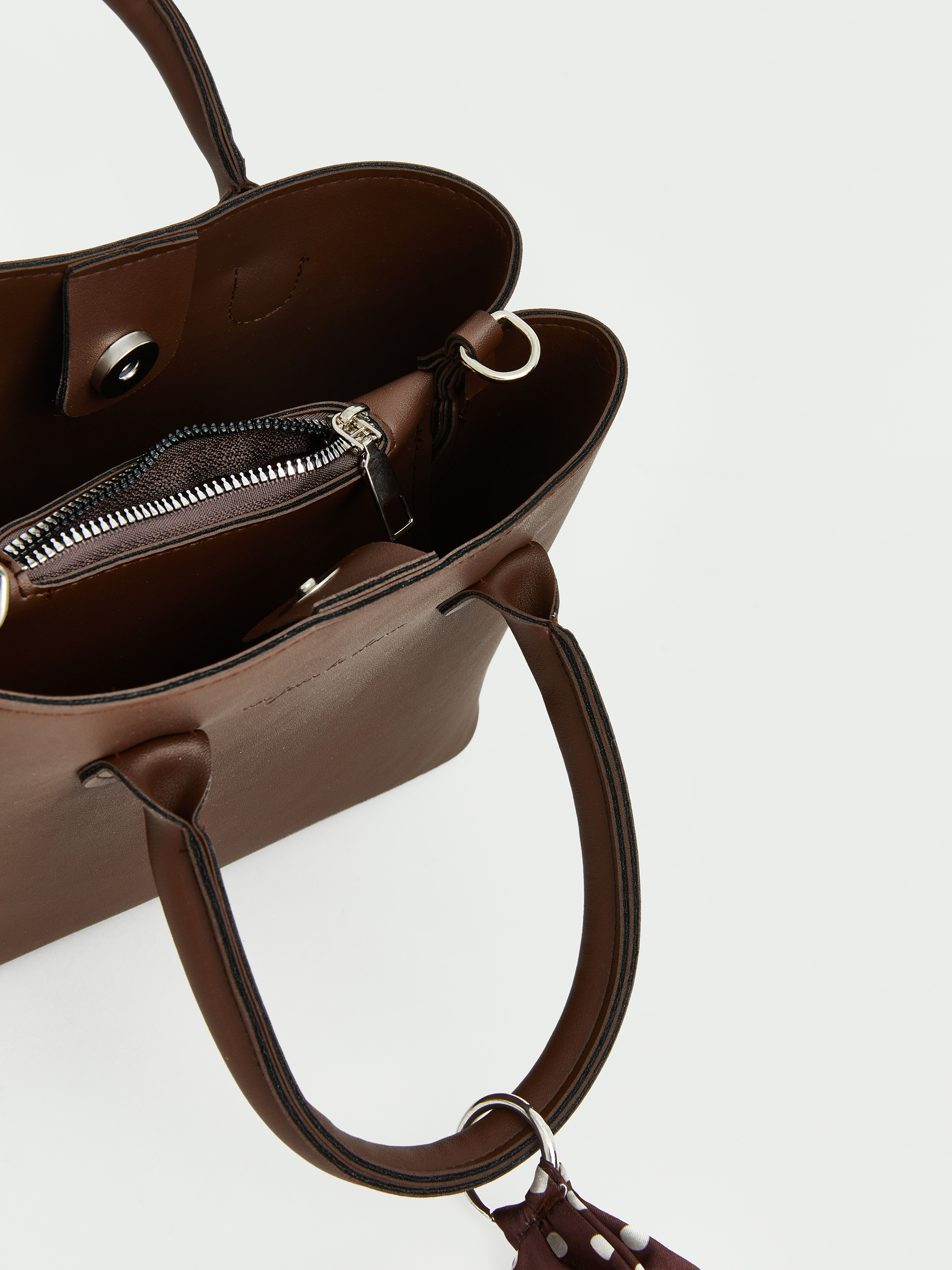 LCW ACCESSORIES Fularlı Deri Görünümlü Kadın Omuz Çantası görsel 5