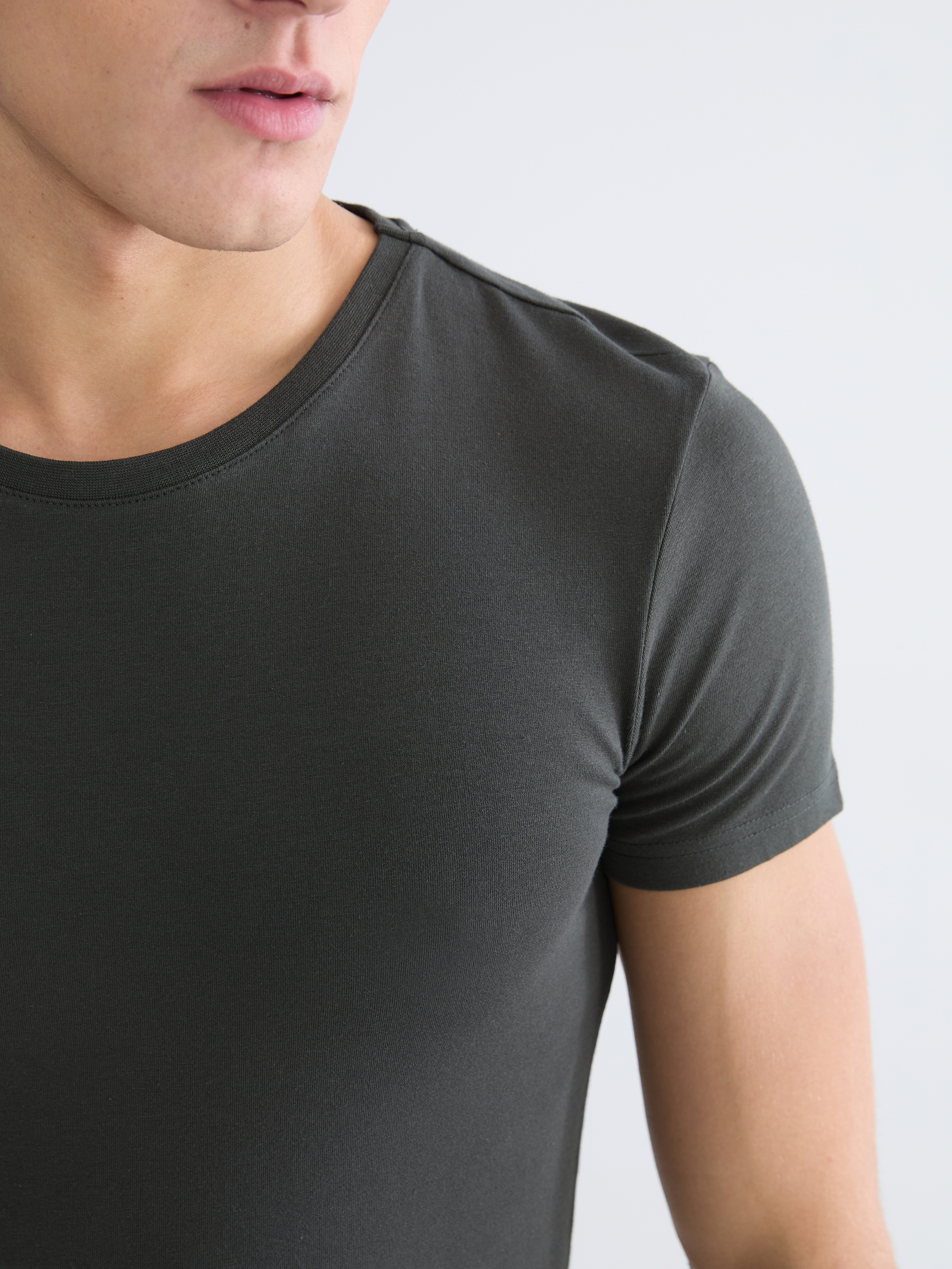 LC WAIKIKI Süper Slim Fit Esnek Kumaş Tişört /01 görsel 3