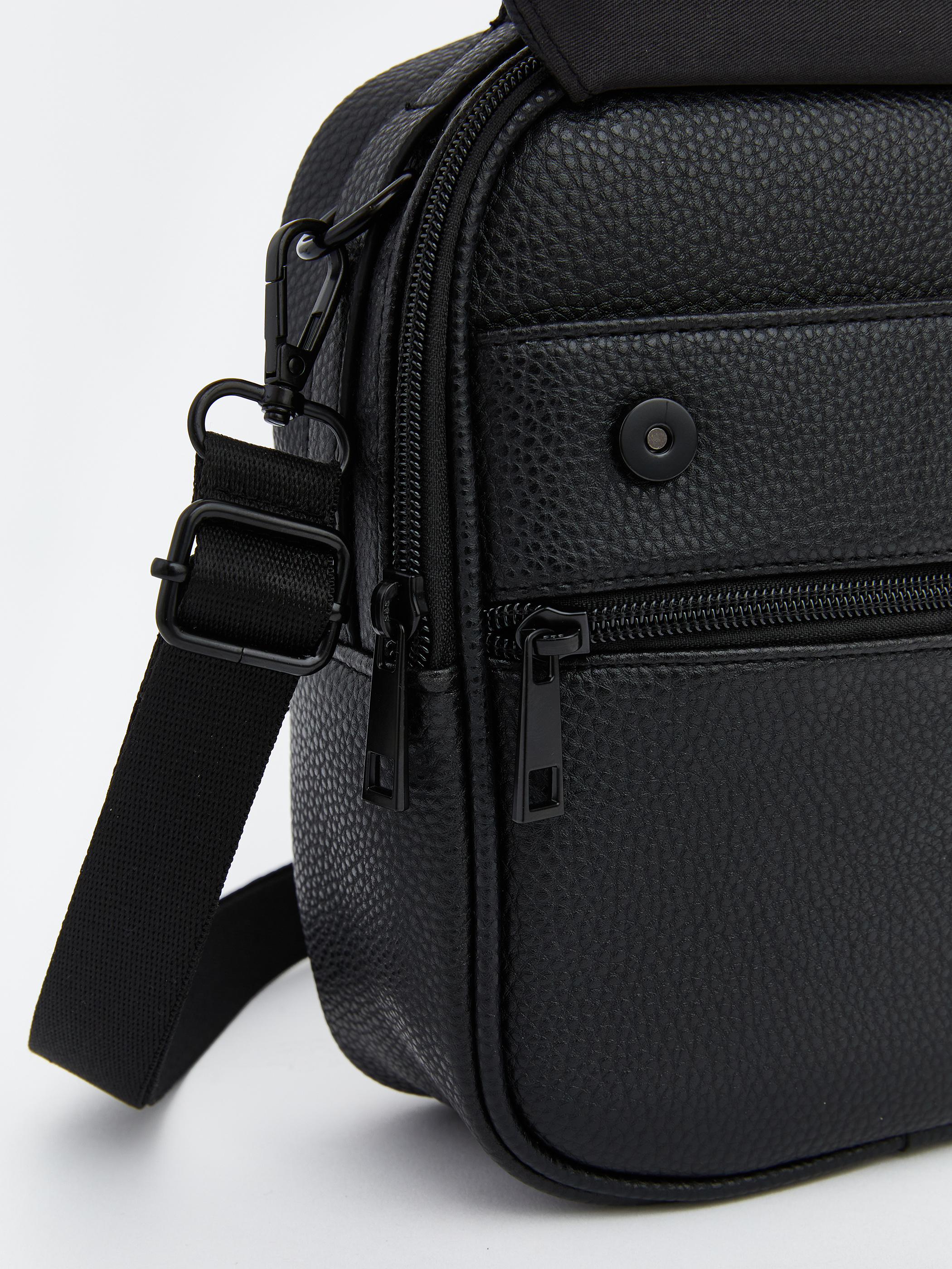 LCW ACCESSORIES Deri Görünümlü Erkek Omuz Çantası görsel 3