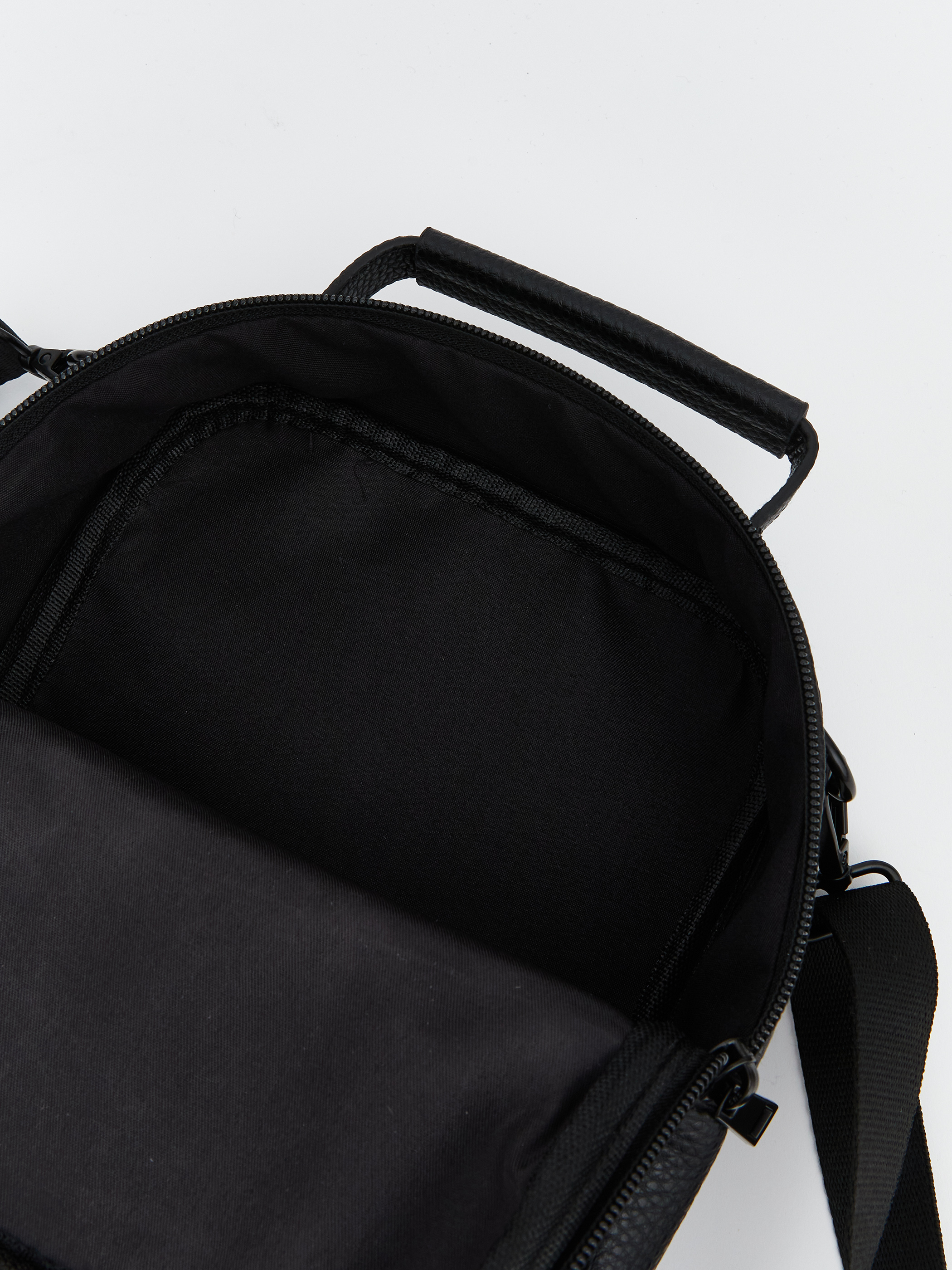 LCW ACCESSORIES Deri Görünümlü Erkek Omuz Çantası görsel 4