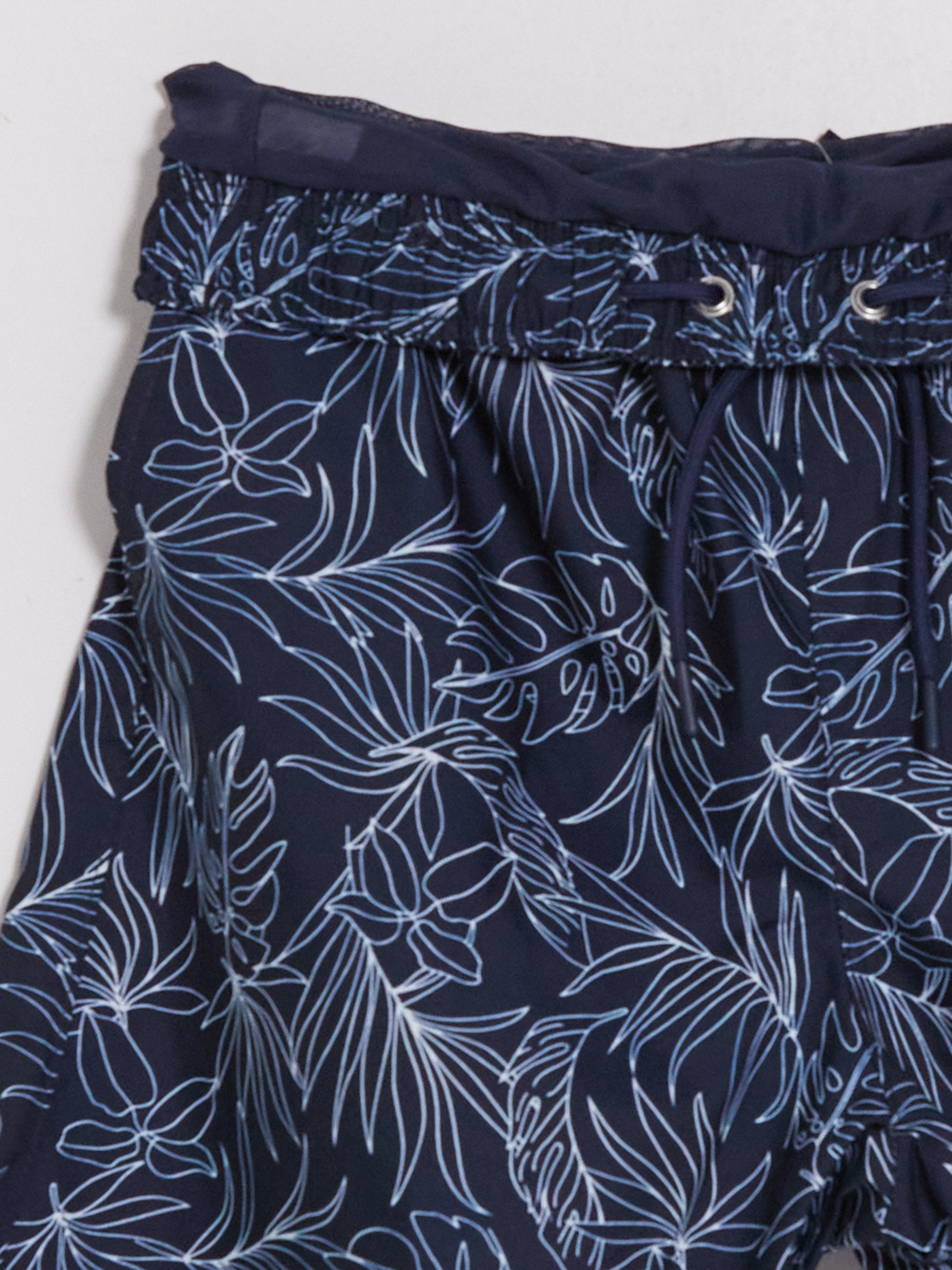 LCW SWIMWEAR Diz Hizası Boy Desenli Erkek Deniz Şortu görsel 3