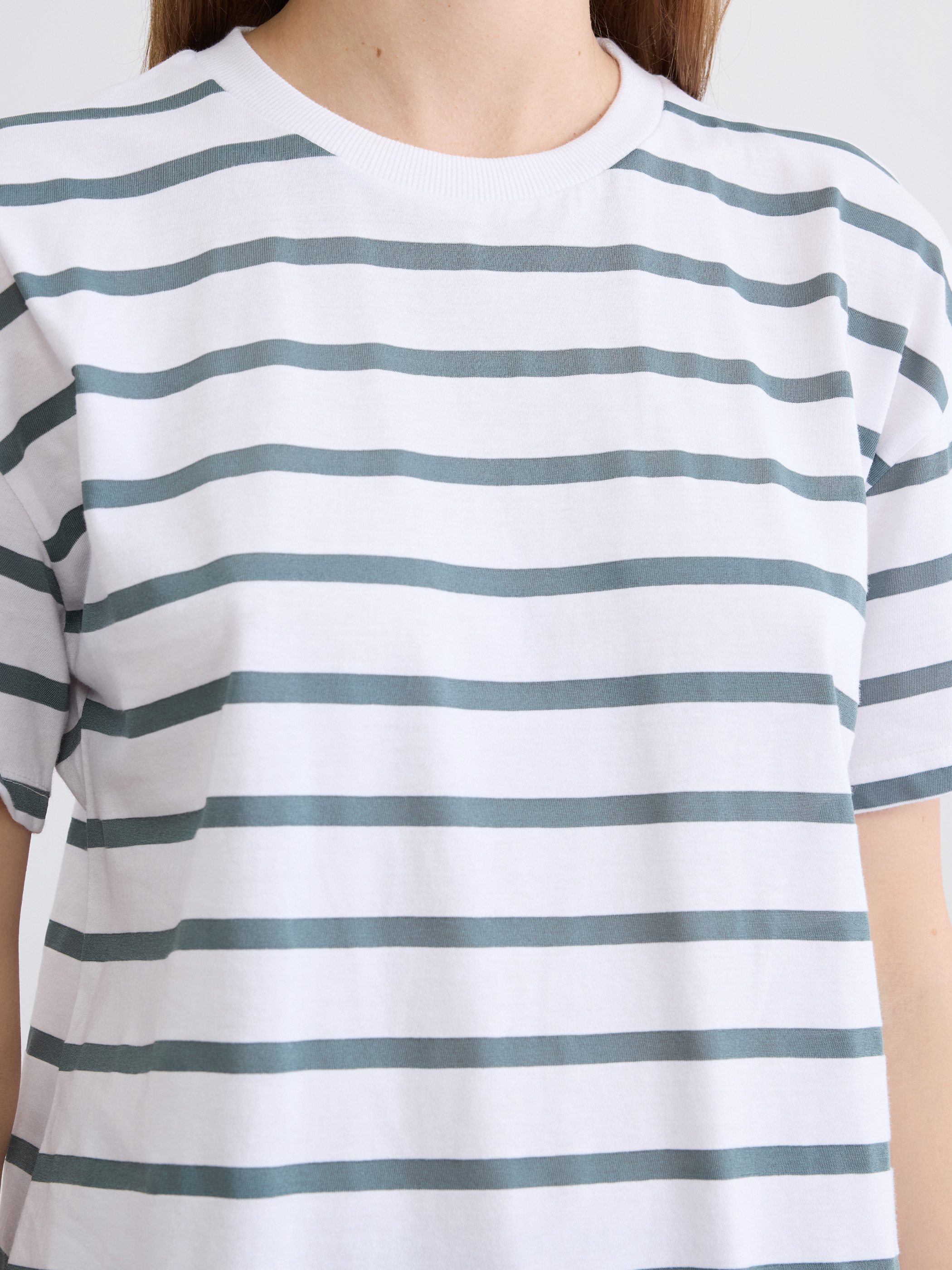 LCW Comfort Bisiklet Yaka Çizgili Kadın Fitilli Tişört görsel 3